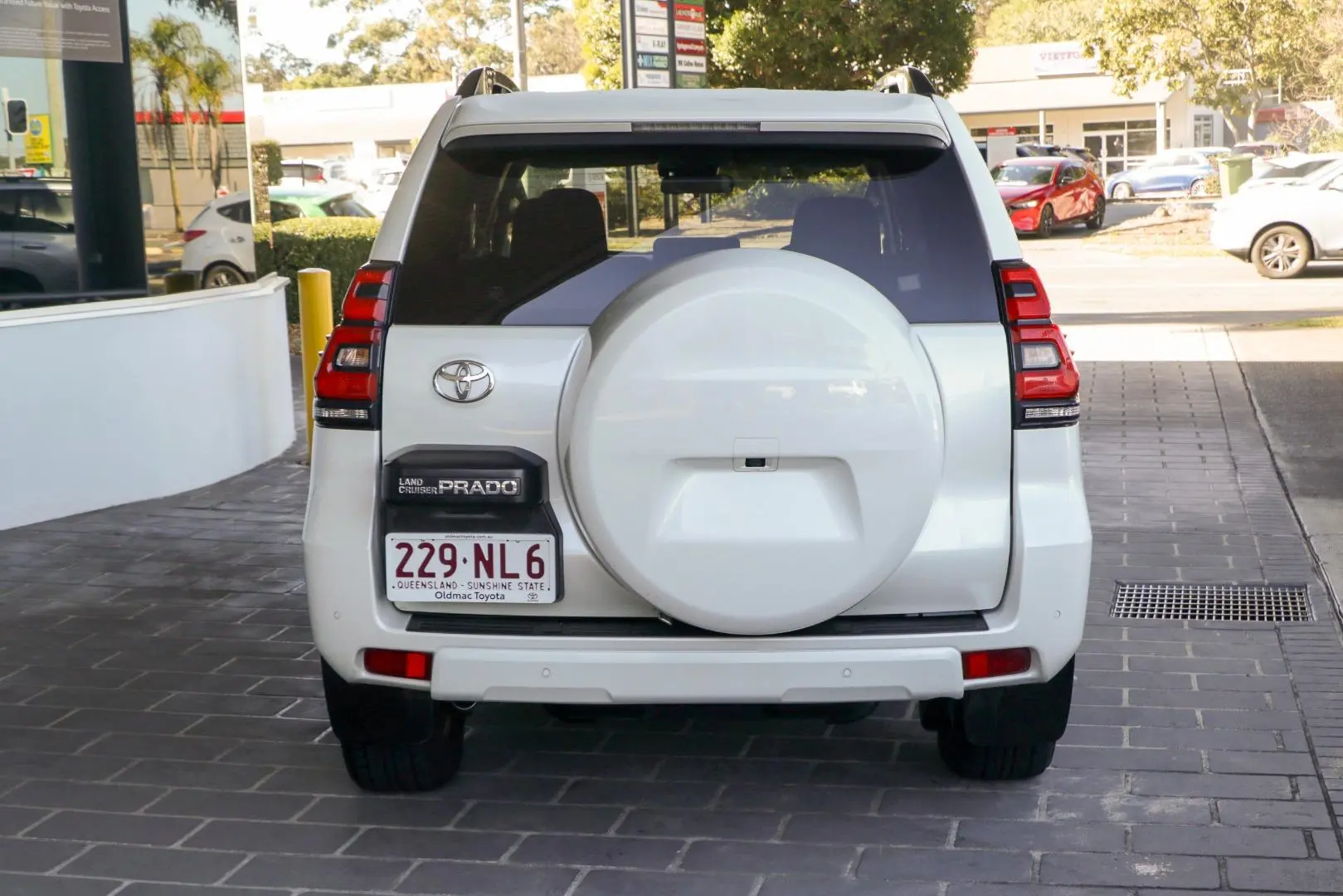 2023 Toyota Landcruiser Prado Gallery Image 5