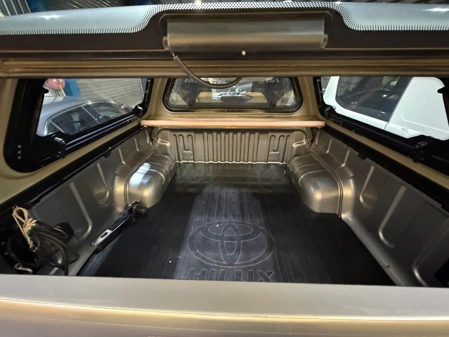2017 Toyota Hilux Gallery Image 7