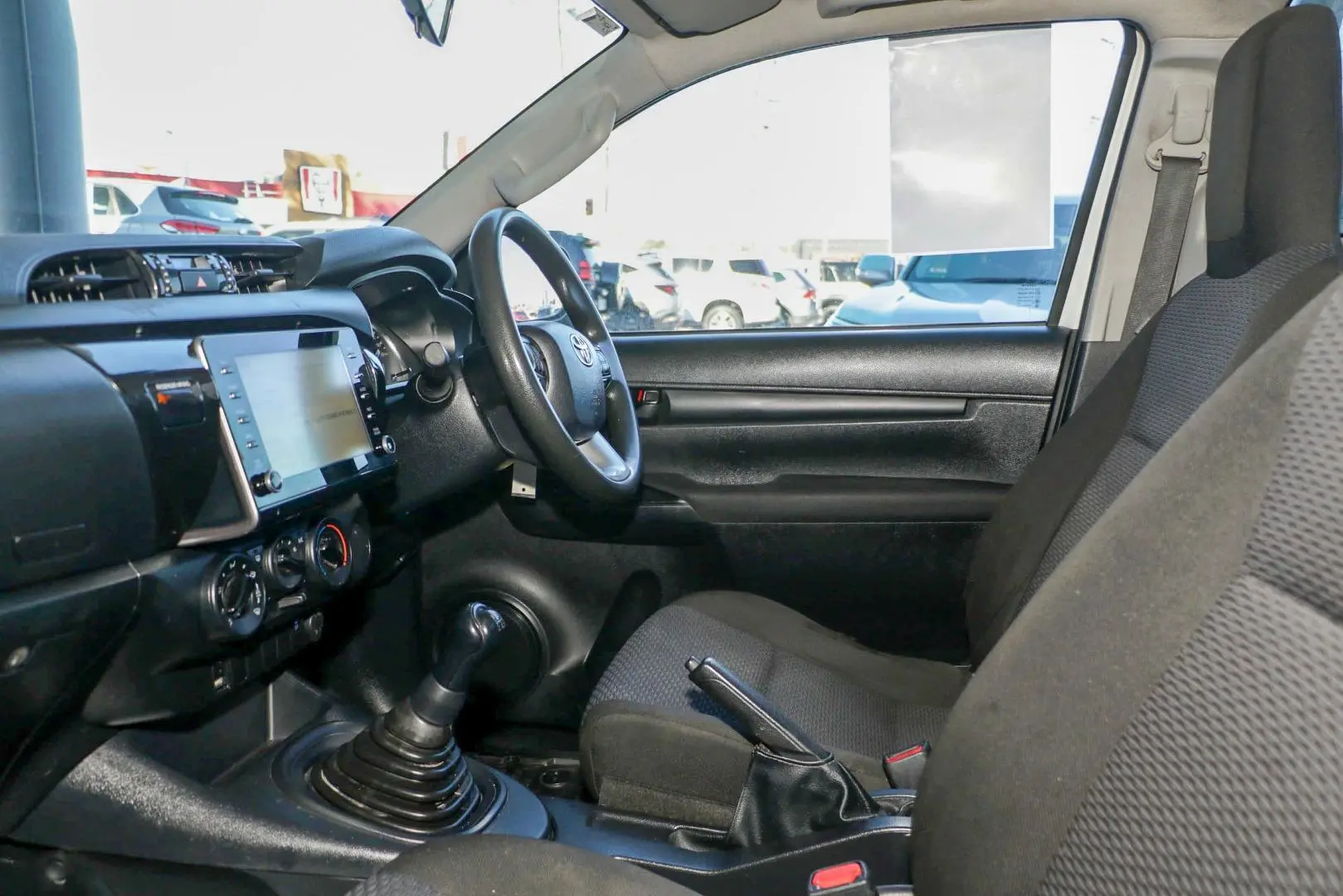 2021 Toyota Hilux Gallery Image 8
