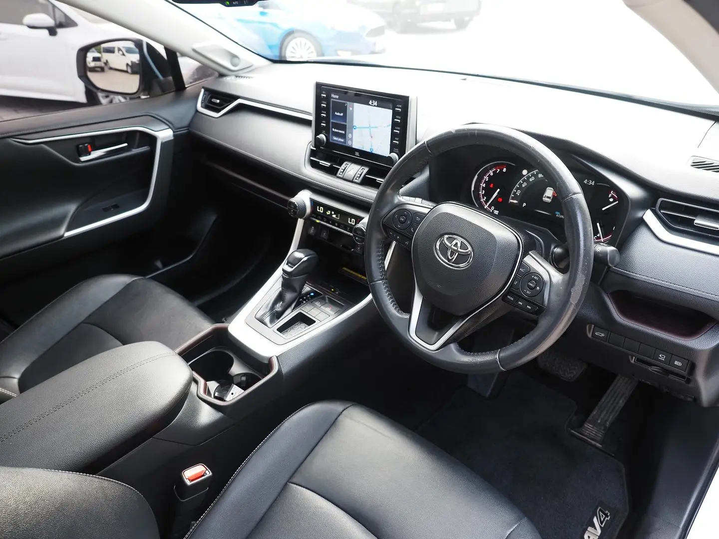 2020 Toyota RAV4 Gallery Image 4