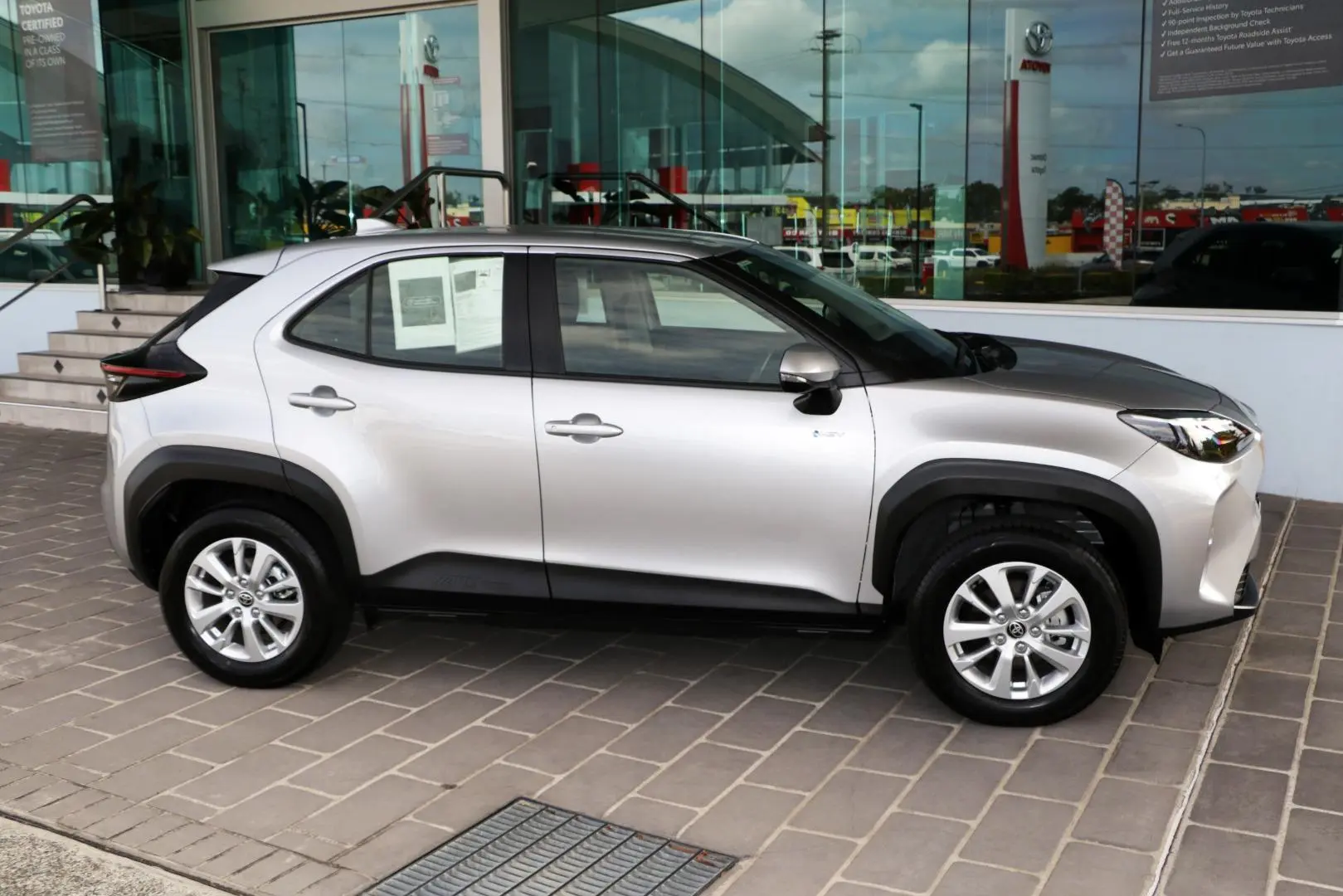 2024 Toyota Yaris Cross Gallery Image 5