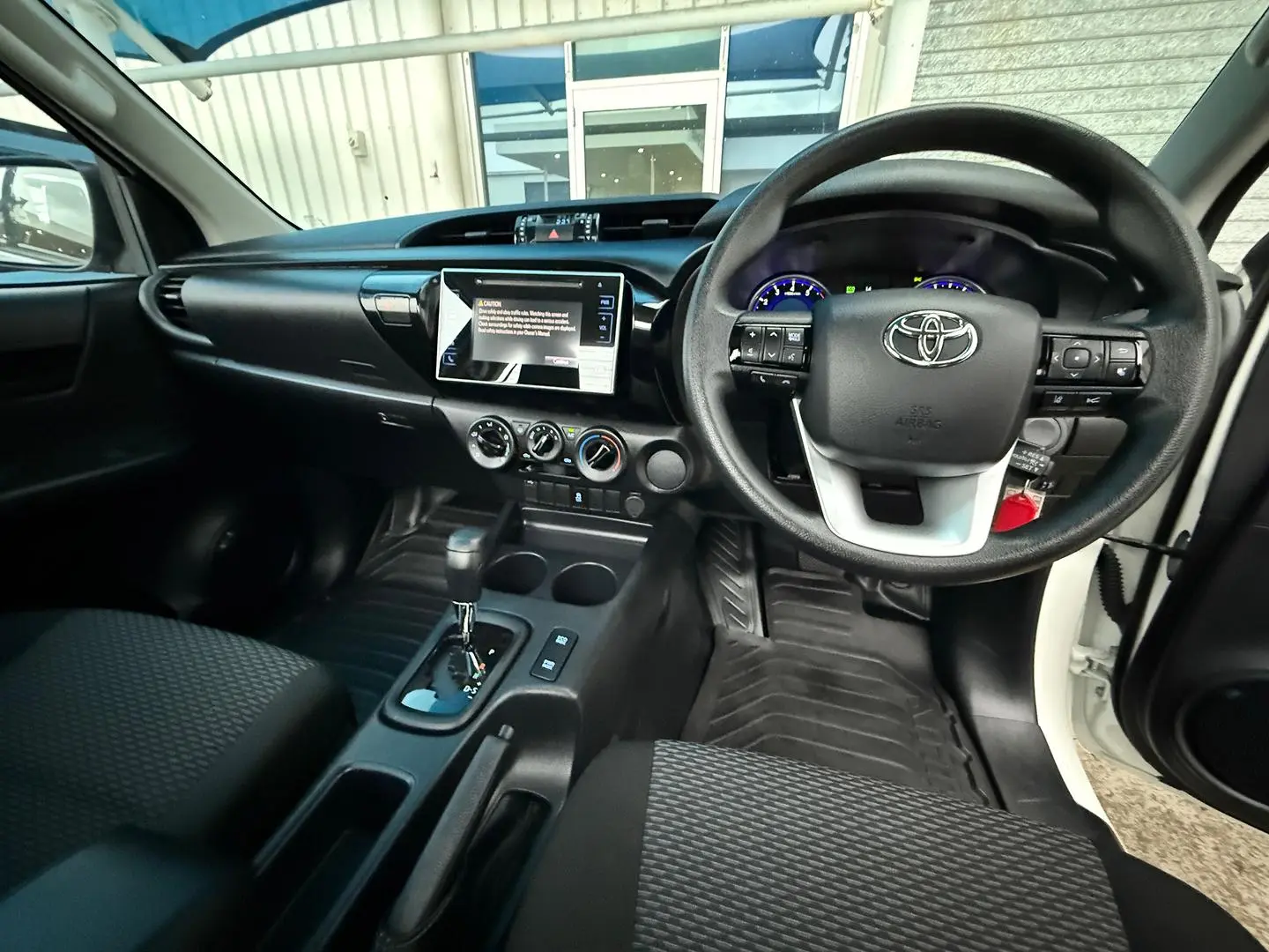 2020 Toyota Hilux Gallery Image 10