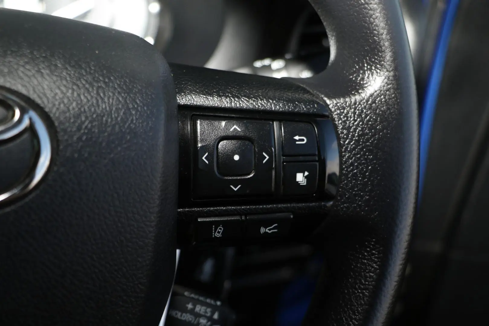 2022 Toyota Hilux Gallery Image 13