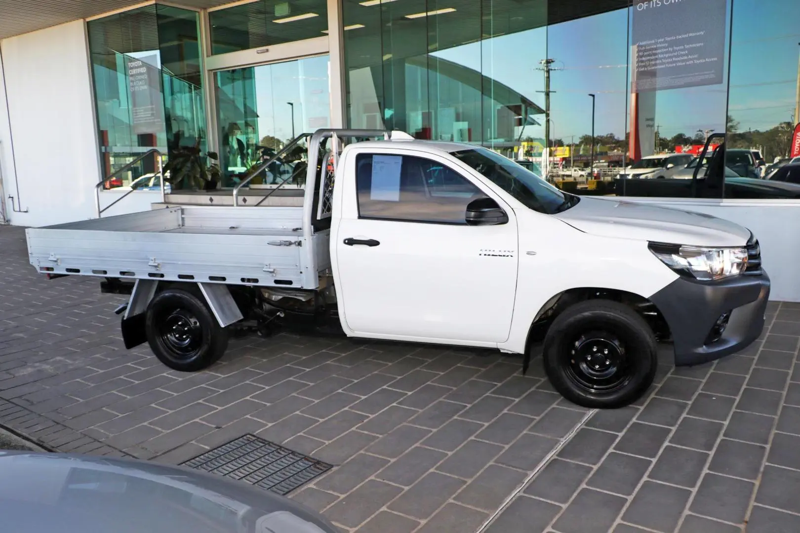 2022 Toyota Hilux Gallery Image 5