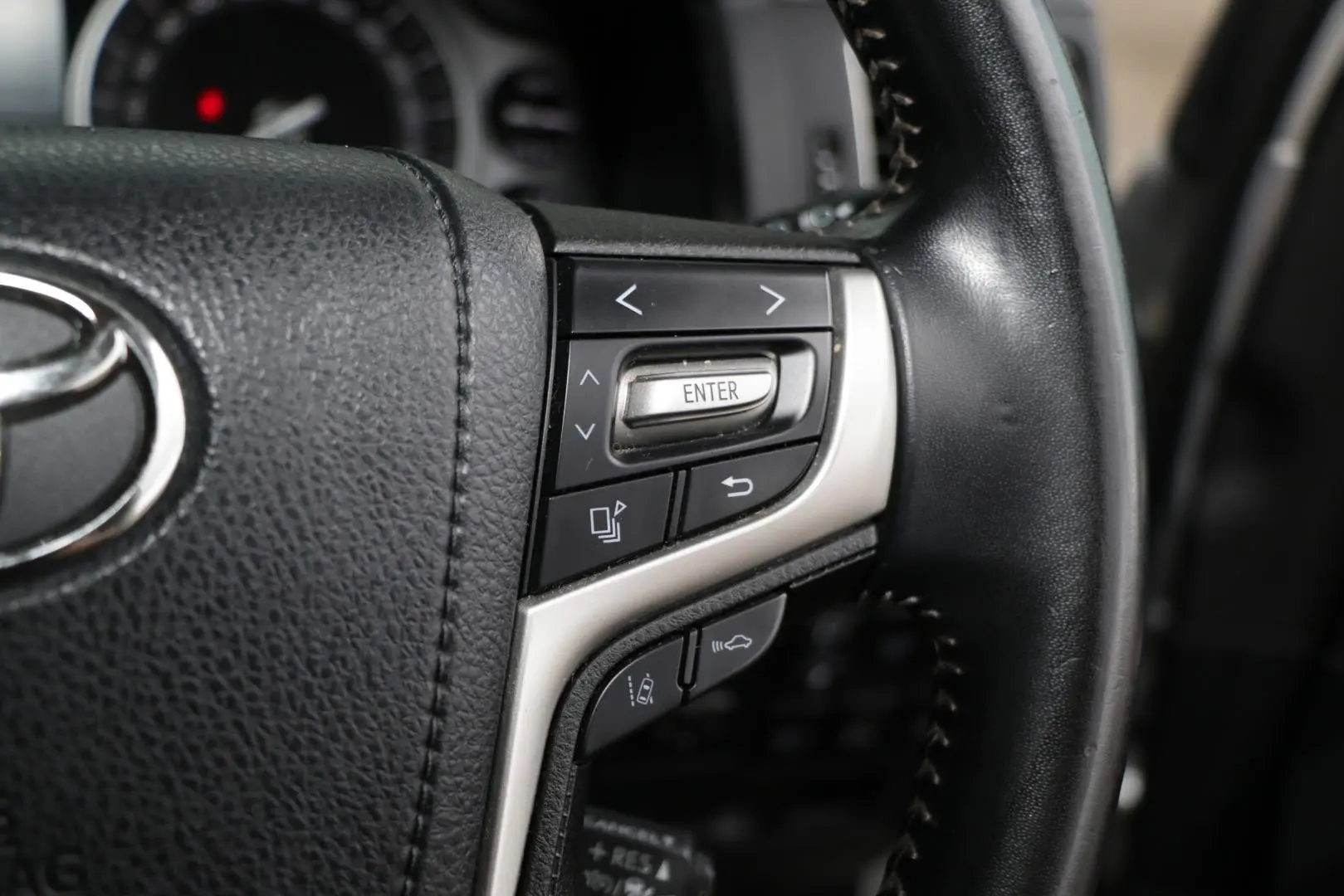 2018 Toyota Landcruiser Gallery Image 22