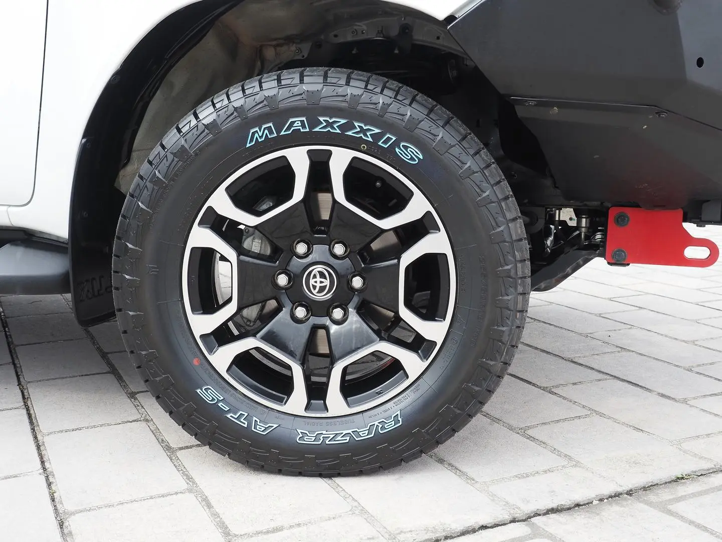 2025 Toyota Hilux Gallery Image 10