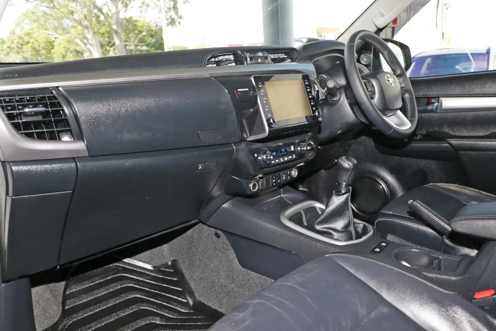 2021 Toyota Hilux Gallery Image 7