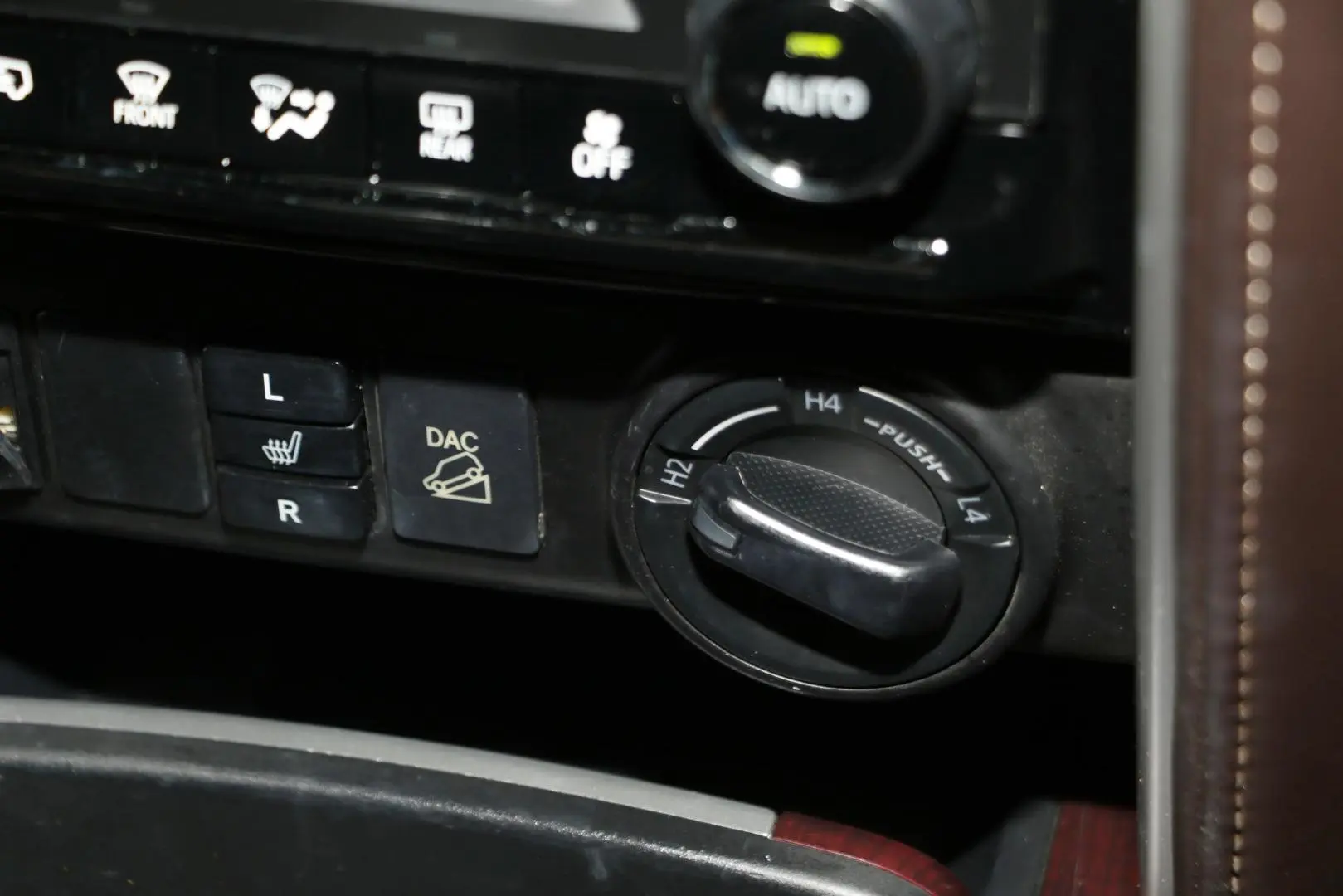 2018 Toyota Fortuner Gallery Image 14