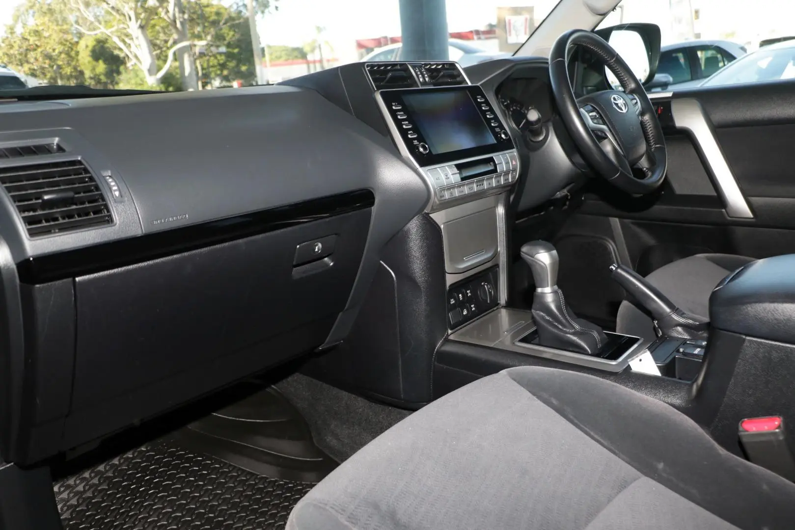 2022 Toyota Landcruiser Prado Gallery Image 7