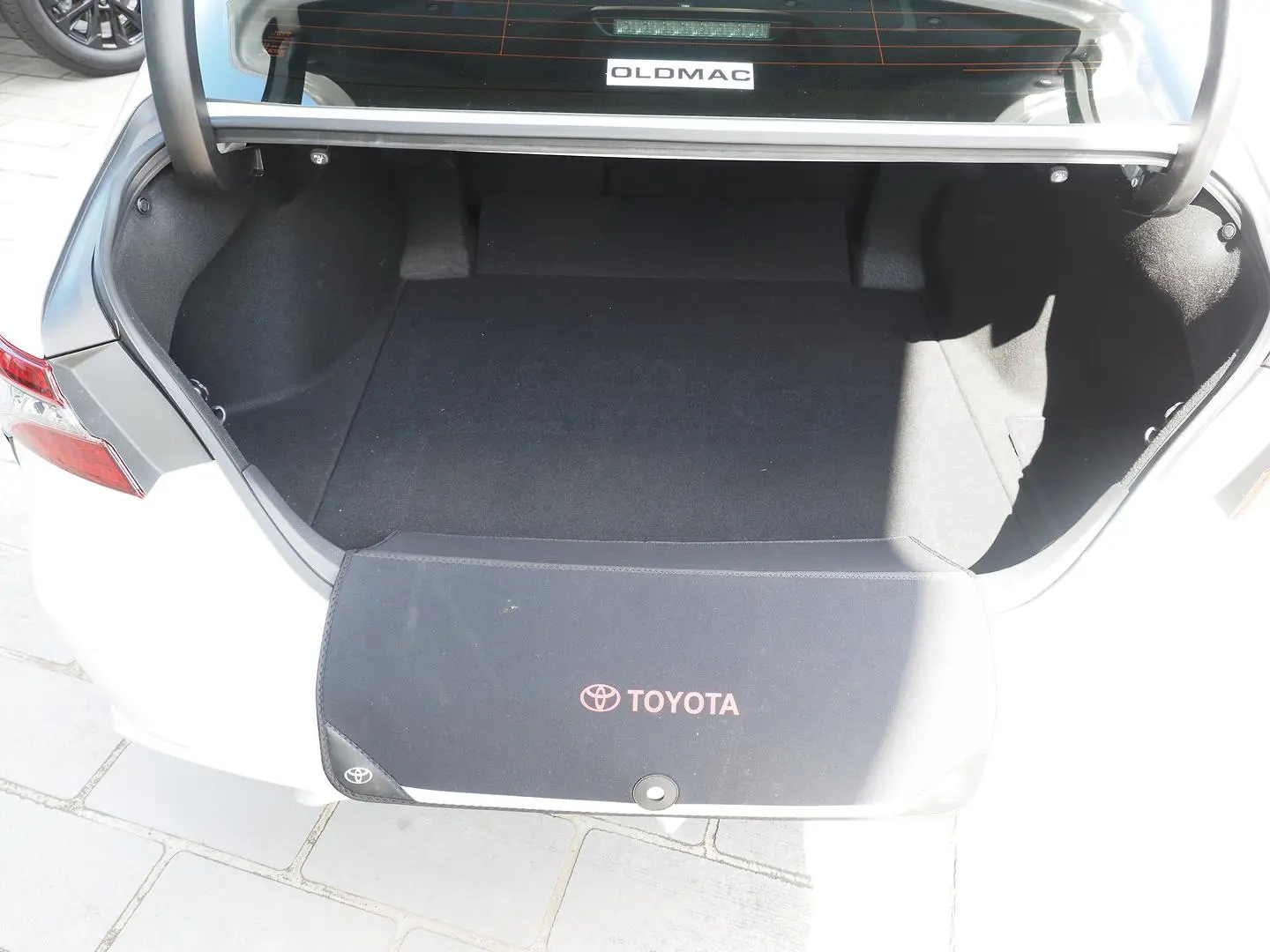 2023 Toyota Camry Gallery Image 12