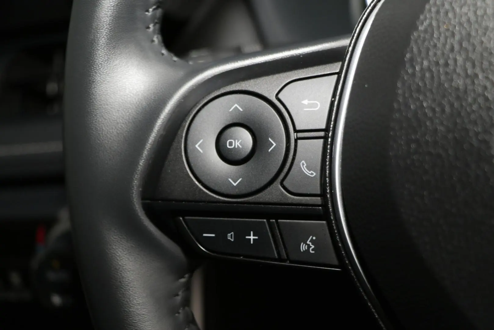 2024 Toyota RAV4 Gallery Image 17