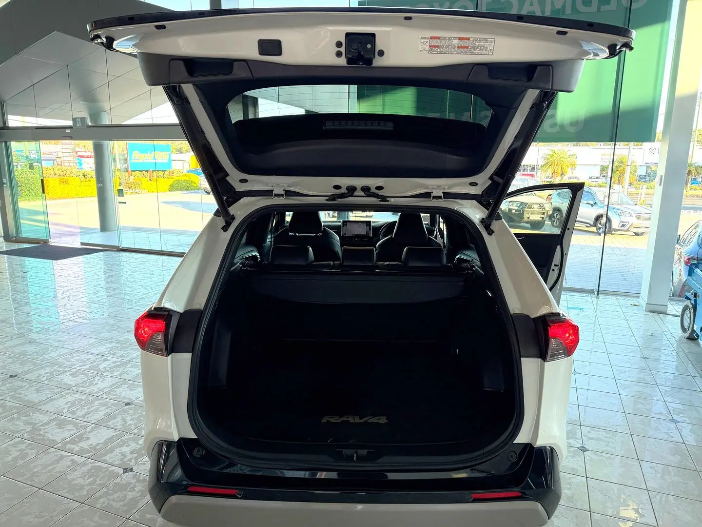 2022 Toyota RAV4 Gallery Image 9