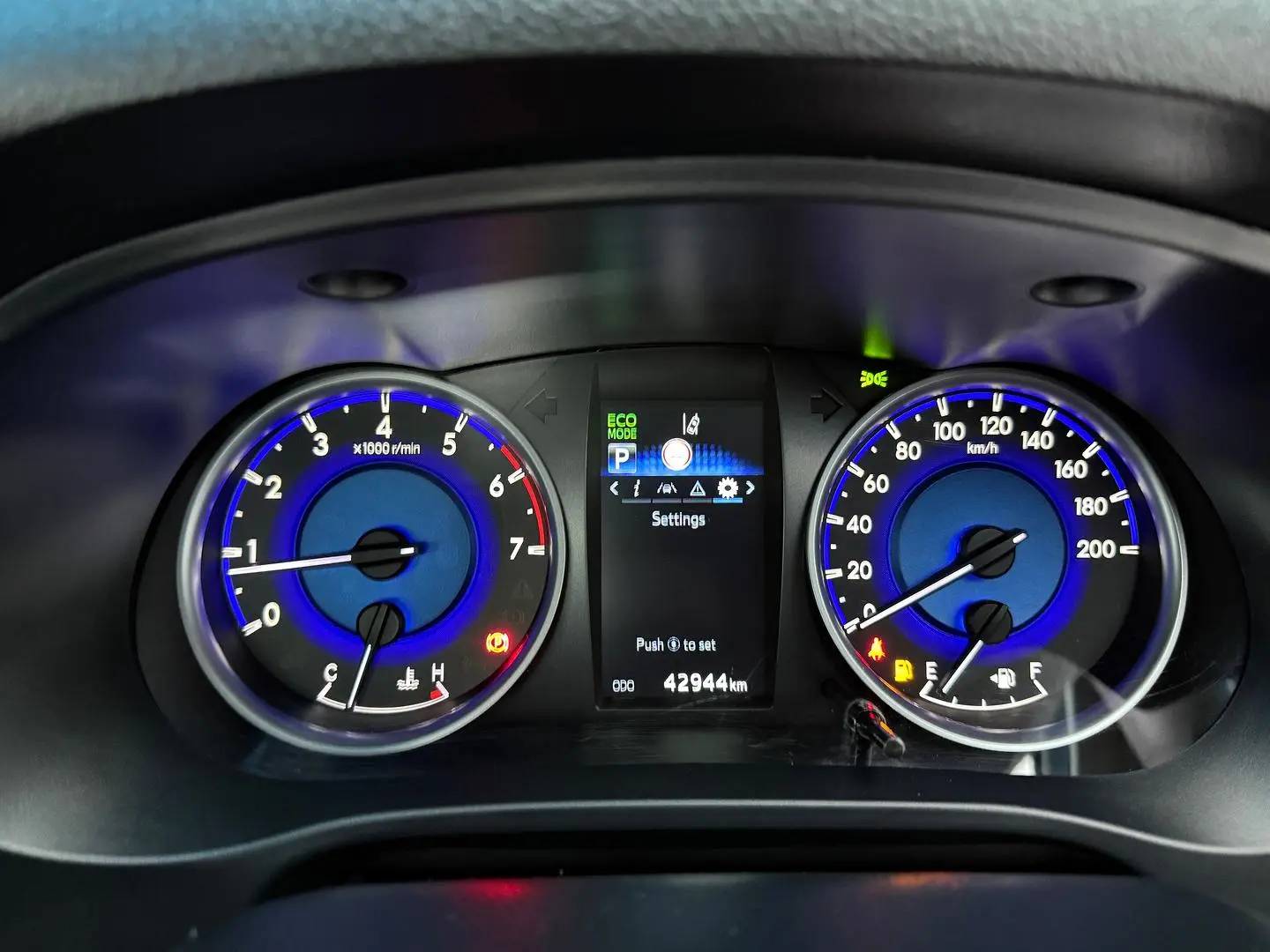 2020 Toyota Hilux Gallery Image 11