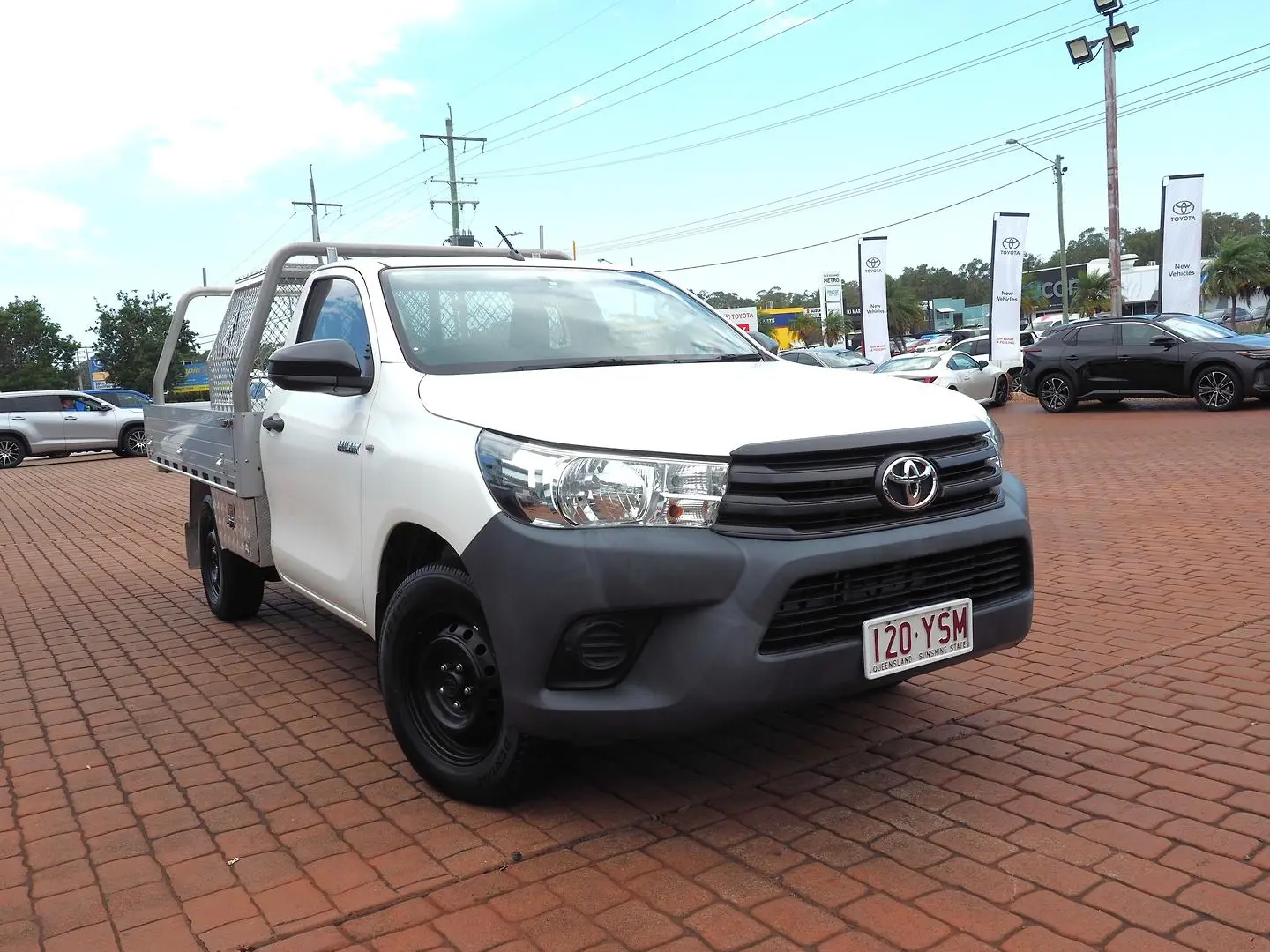 2019 Toyota Hilux Image 1