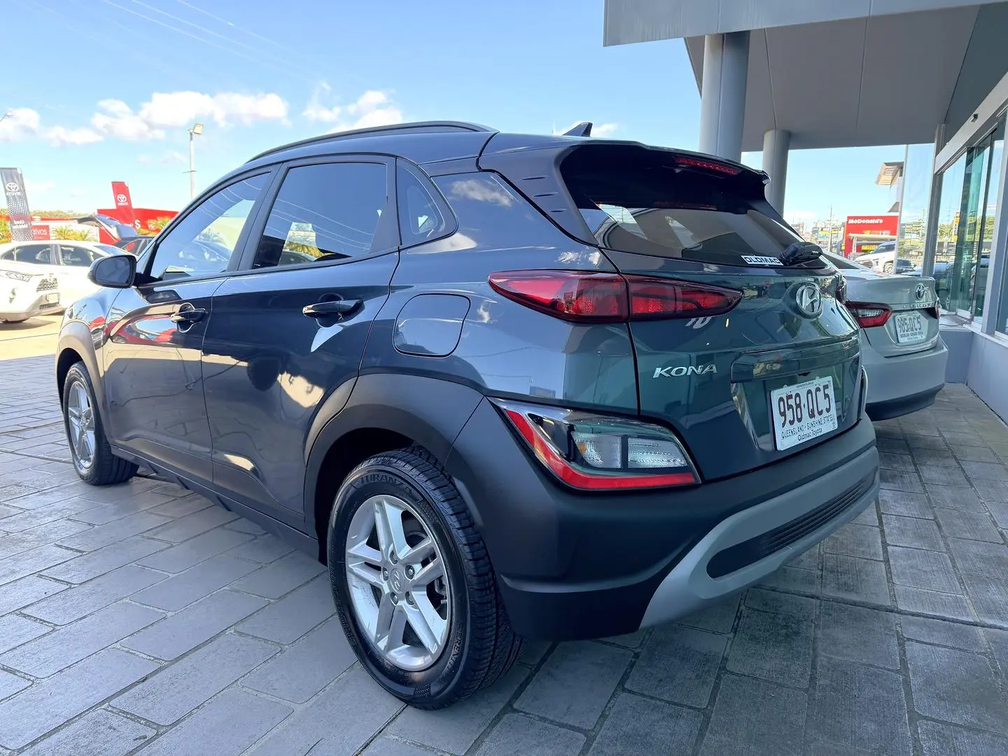 2022 Hyundai Kona Gallery Image 2