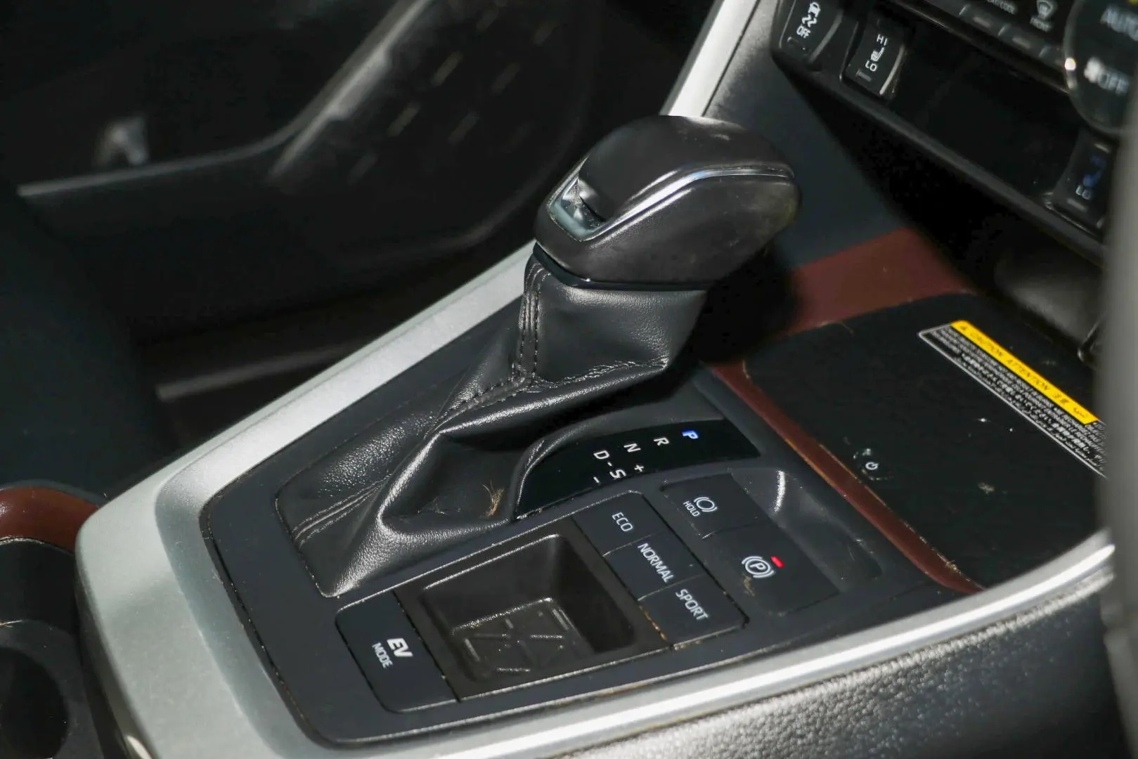 2021 Toyota RAV4 Gallery Image 14