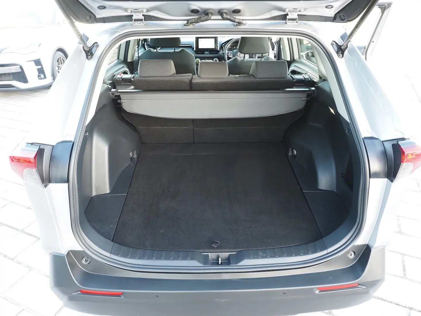 2024 Toyota RAV4 Gallery Image 8