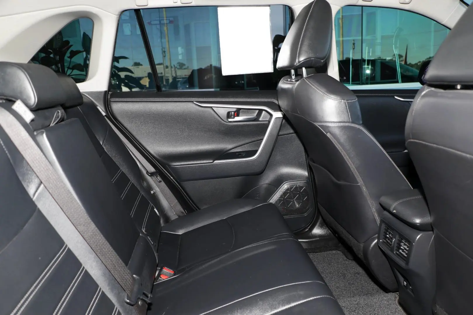 2021 Toyota RAV4 Gallery Image 9