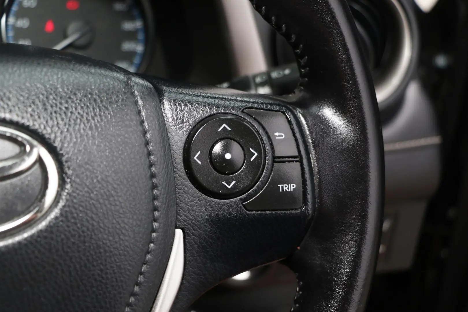 2015 Toyota RAV4 Gallery Image 14