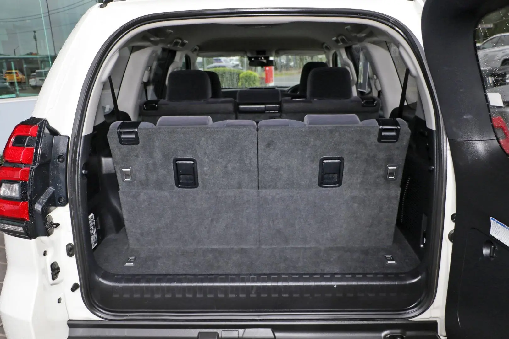 2023 Toyota Landcruiser Prado Gallery Image 21