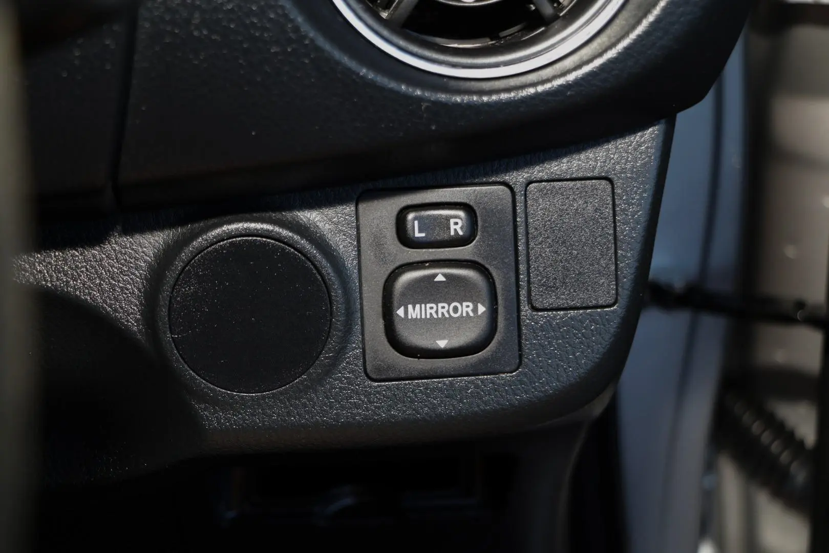 2019 Toyota Yaris Gallery Image 18