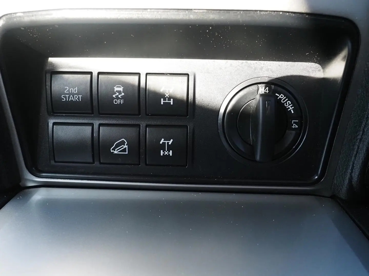 2023 Toyota Landcruiser Prado Gallery Image 20