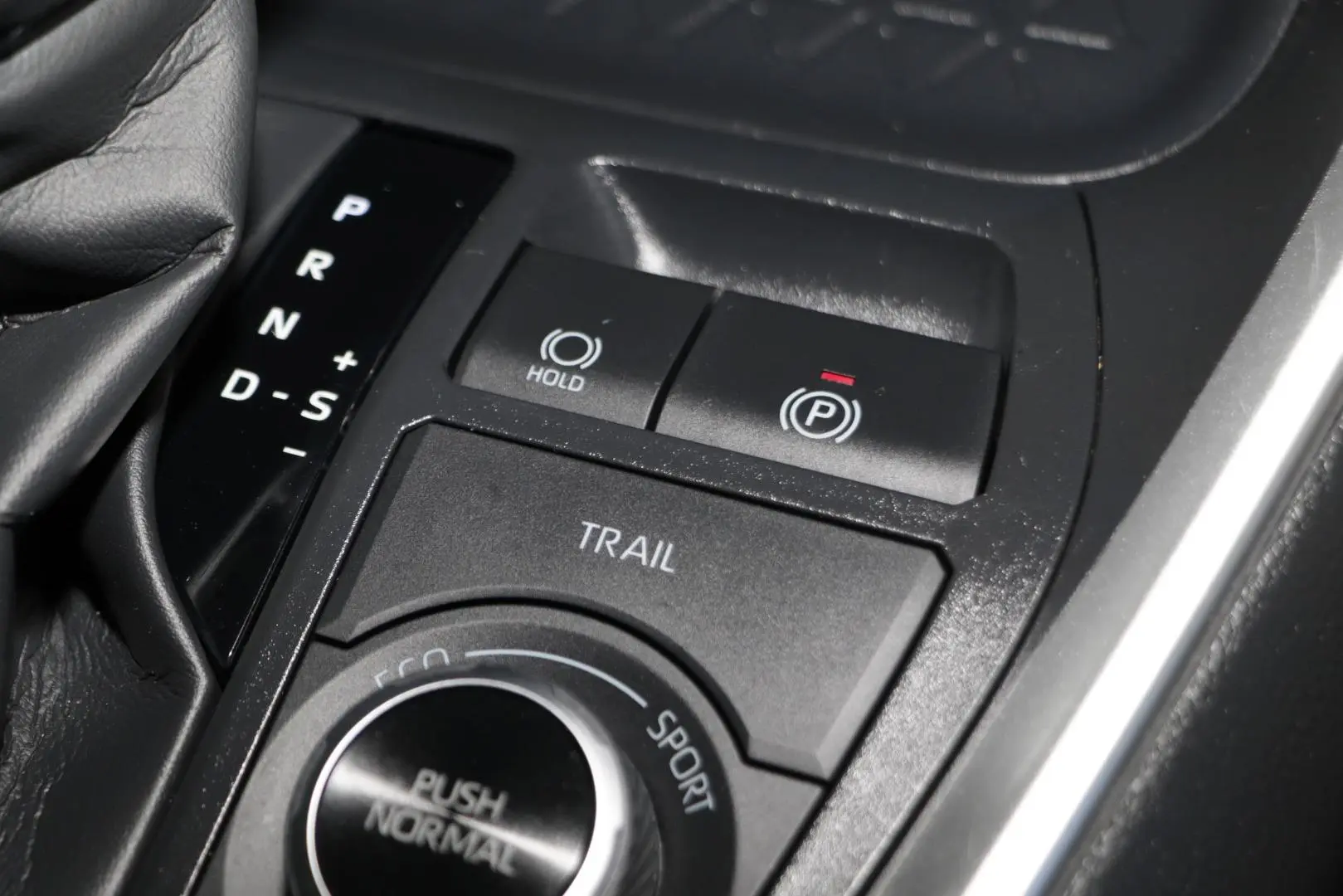 2025 Toyota RAV4 Gallery Image 16