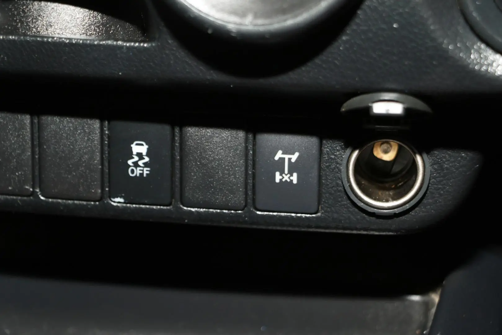 2020 Toyota Hilux Gallery Image 16