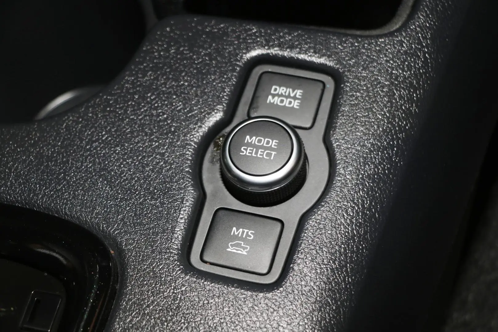2025 Toyota Hilux Gallery Image 15