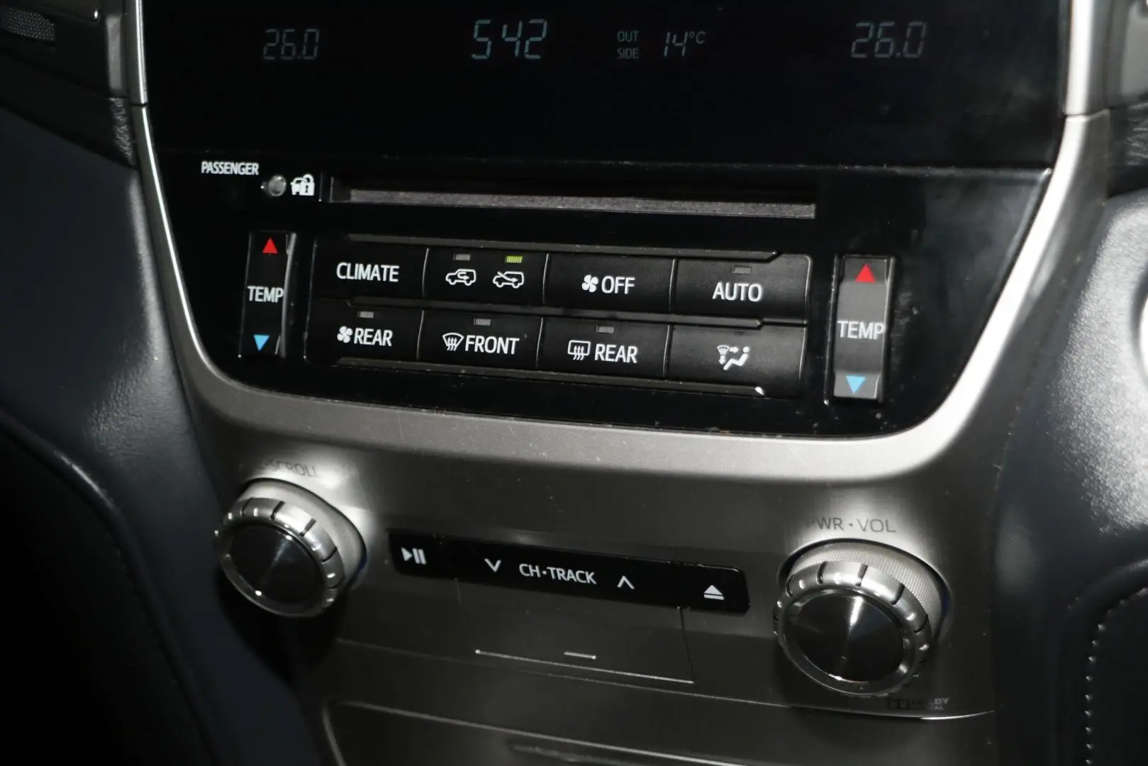 2018 Toyota Landcruiser Gallery Image 16