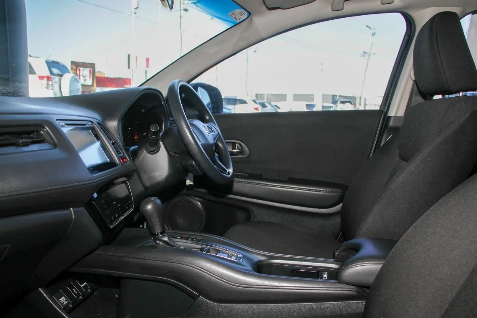 2015 Honda HR-V Gallery Image 8