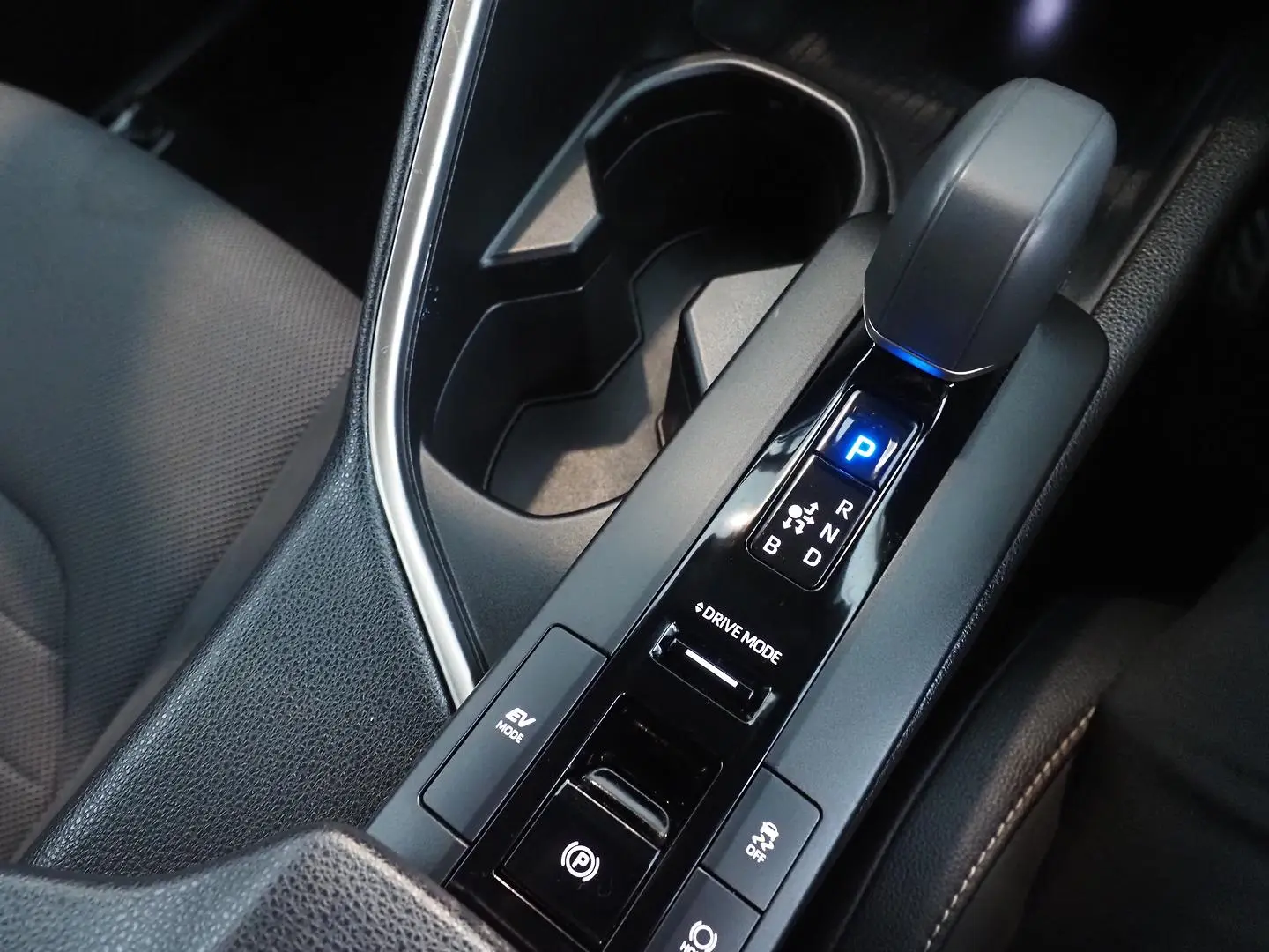 2024 Toyota C-HR Gallery Image 22