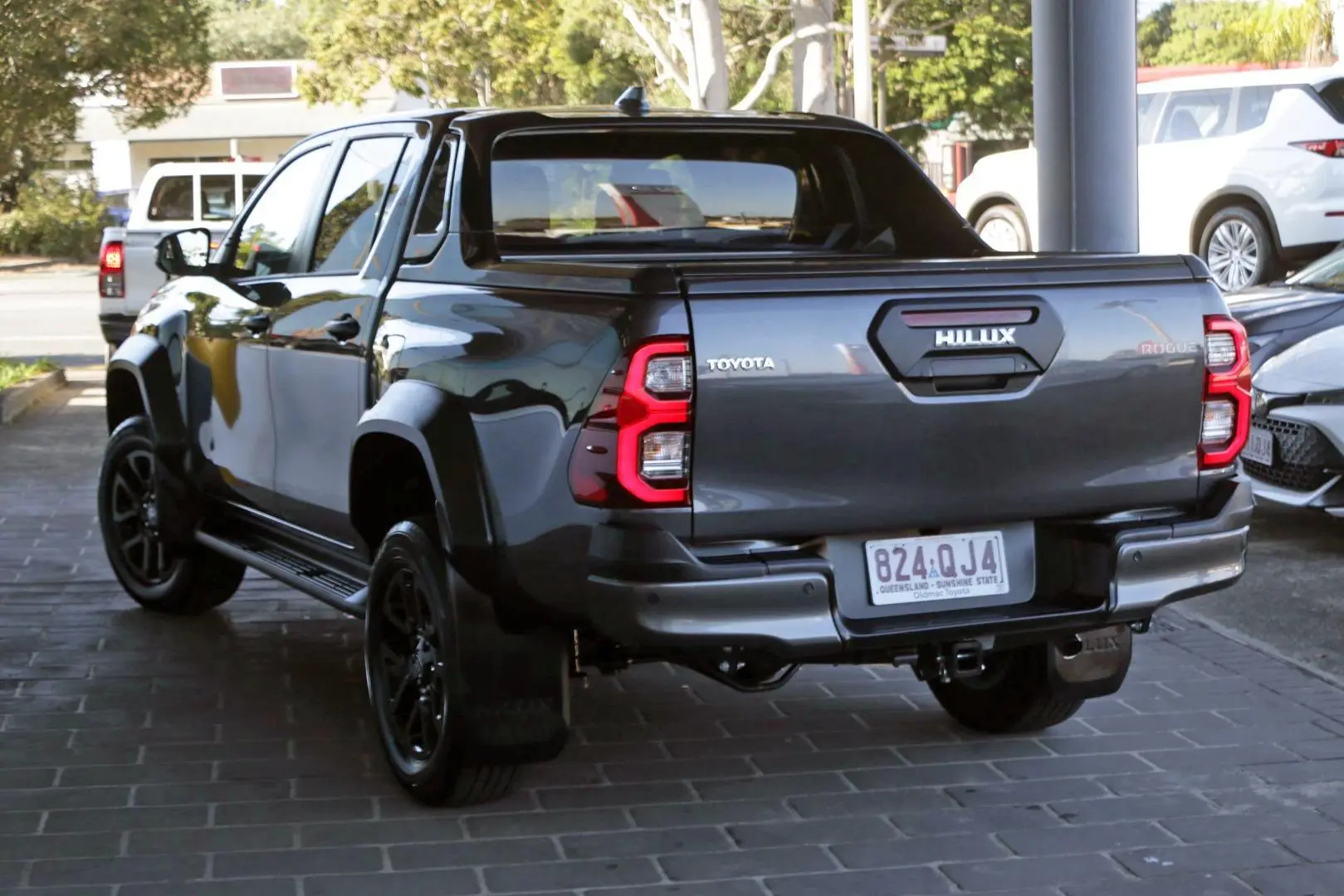2025 Toyota Hilux Gallery Image 3