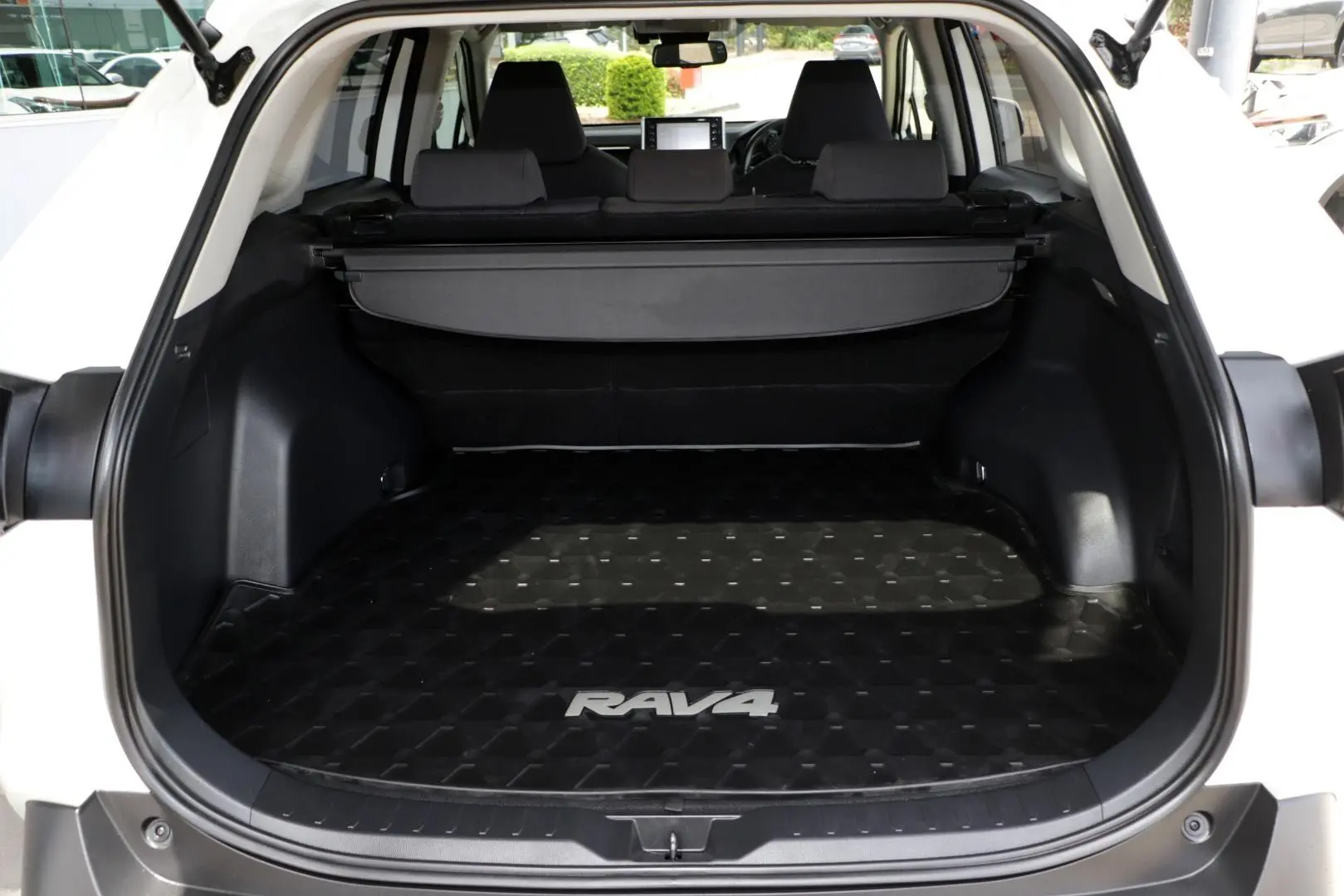 2020 Toyota RAV4 Gallery Image 21