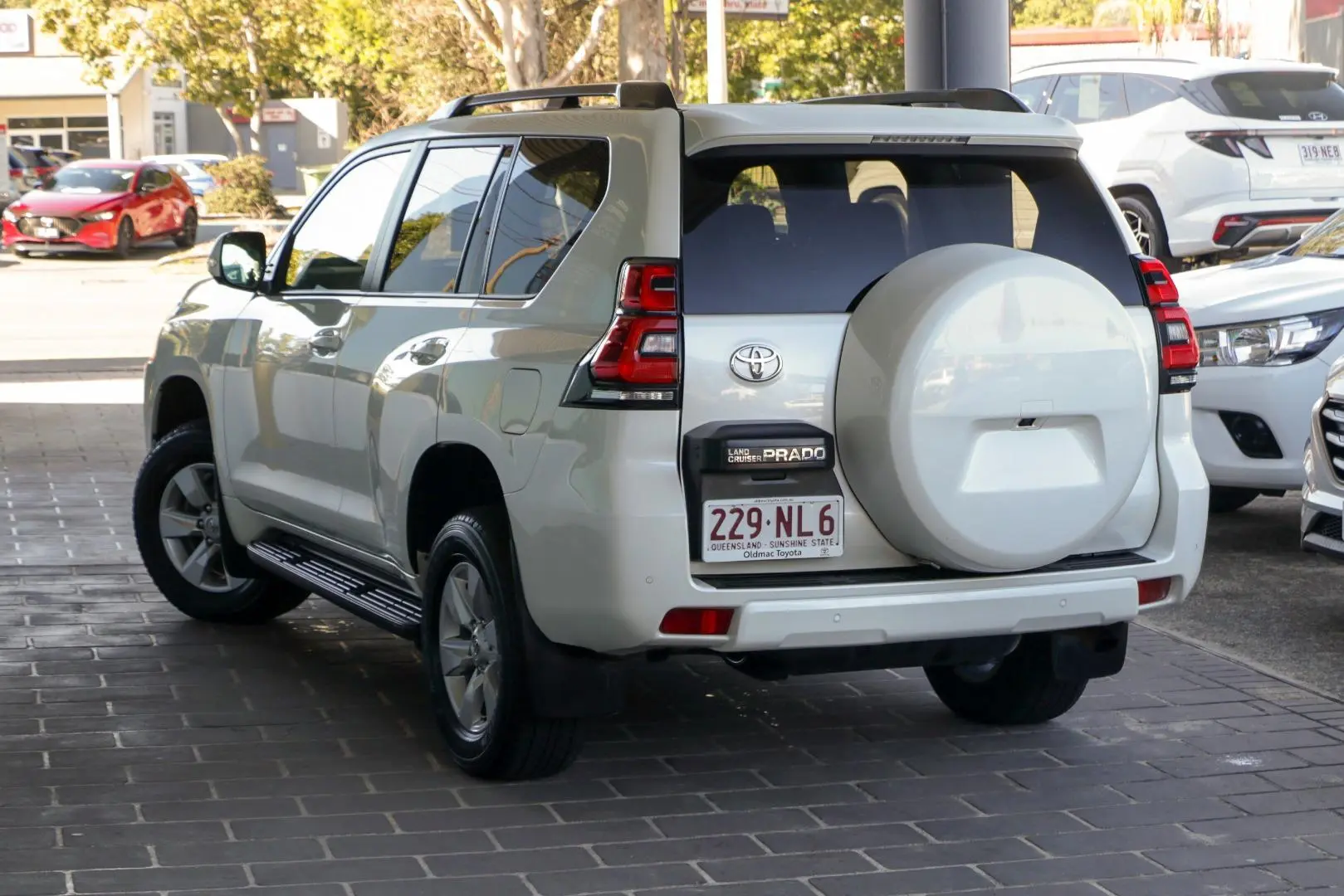 2023 Toyota Landcruiser Prado Gallery Image 3
