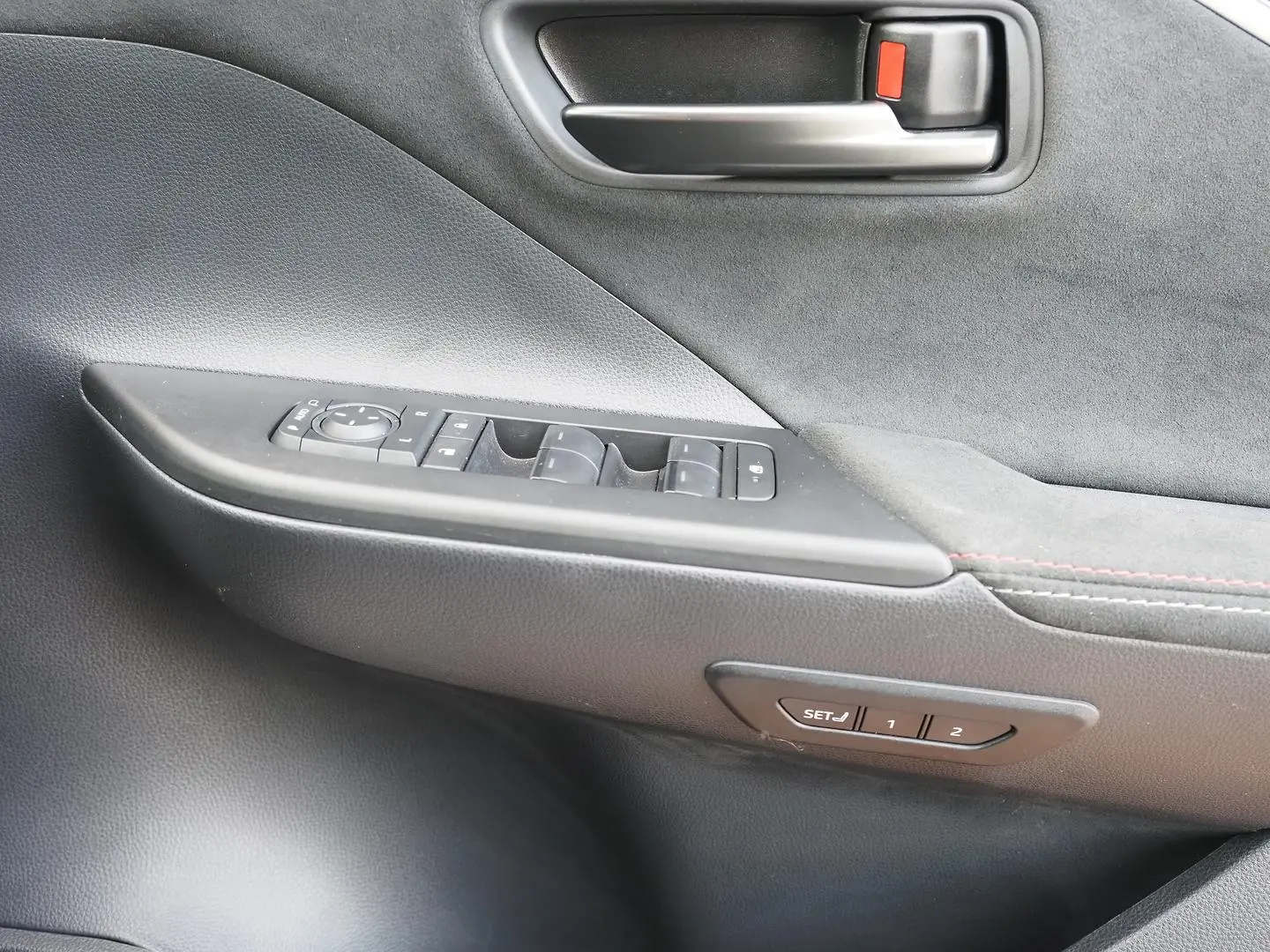 2024 Toyota C-HR Gallery Image 29