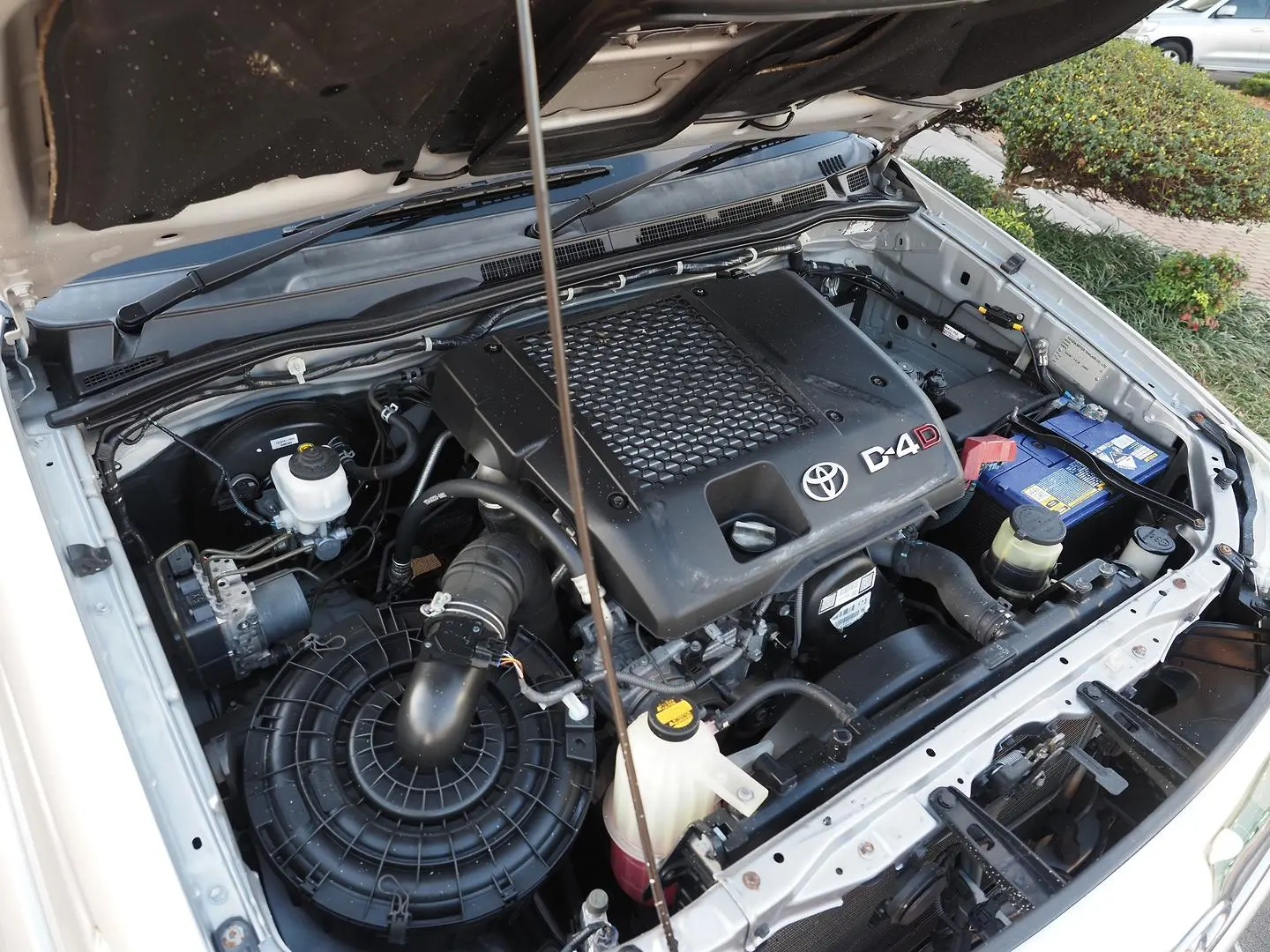 2015 Toyota Hilux Gallery Image 4