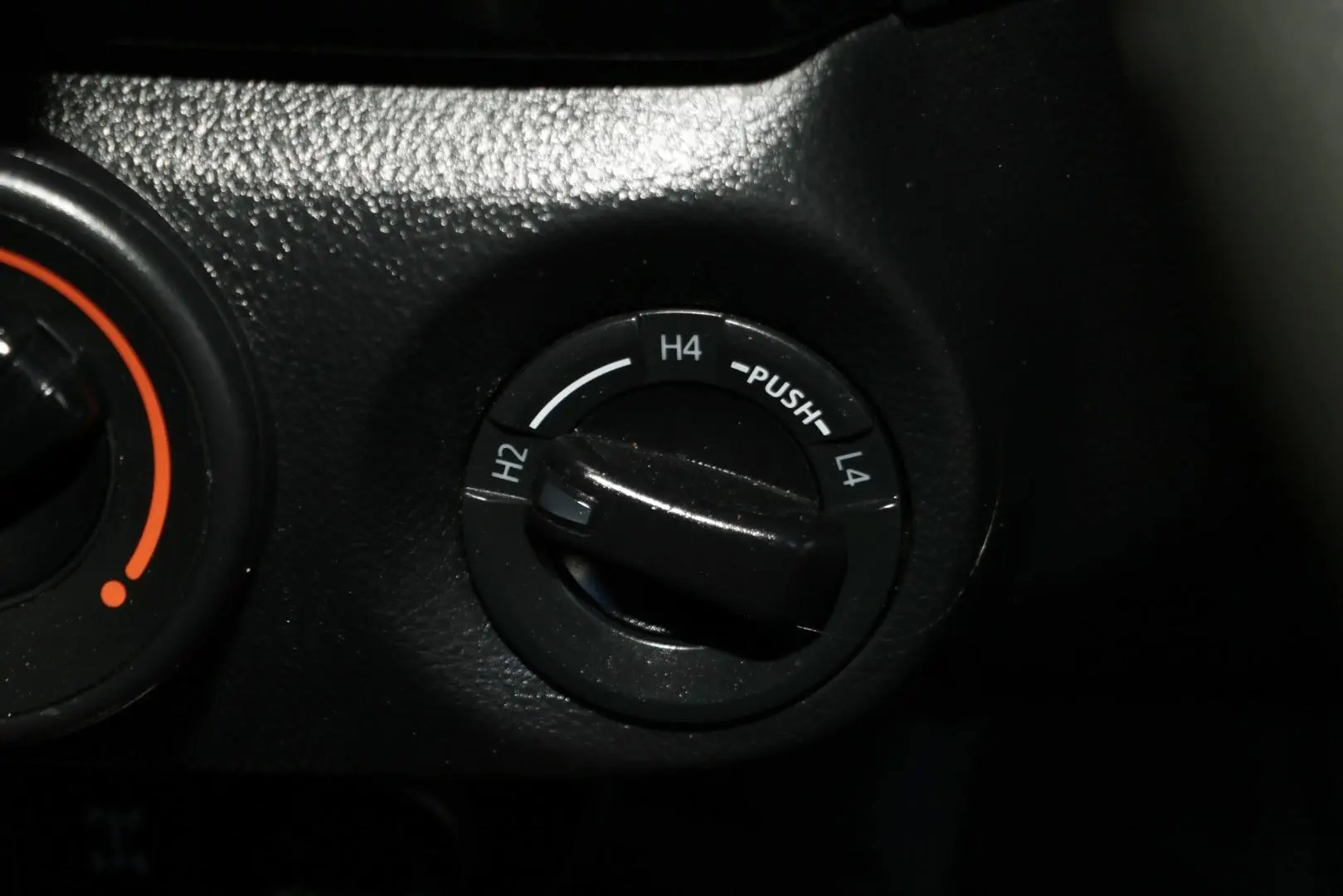 2018 Toyota Hilux Gallery Image 14