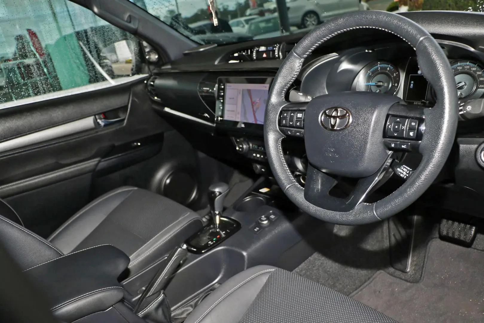 2025 Toyota Hilux Gallery Image 6