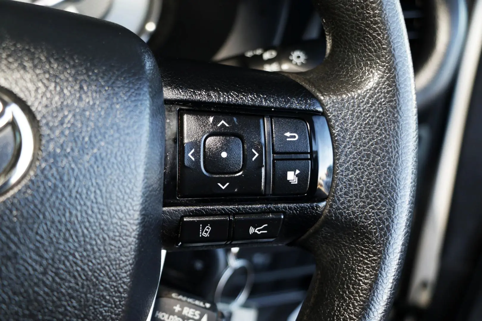 2022 Toyota Hilux Gallery Image 14