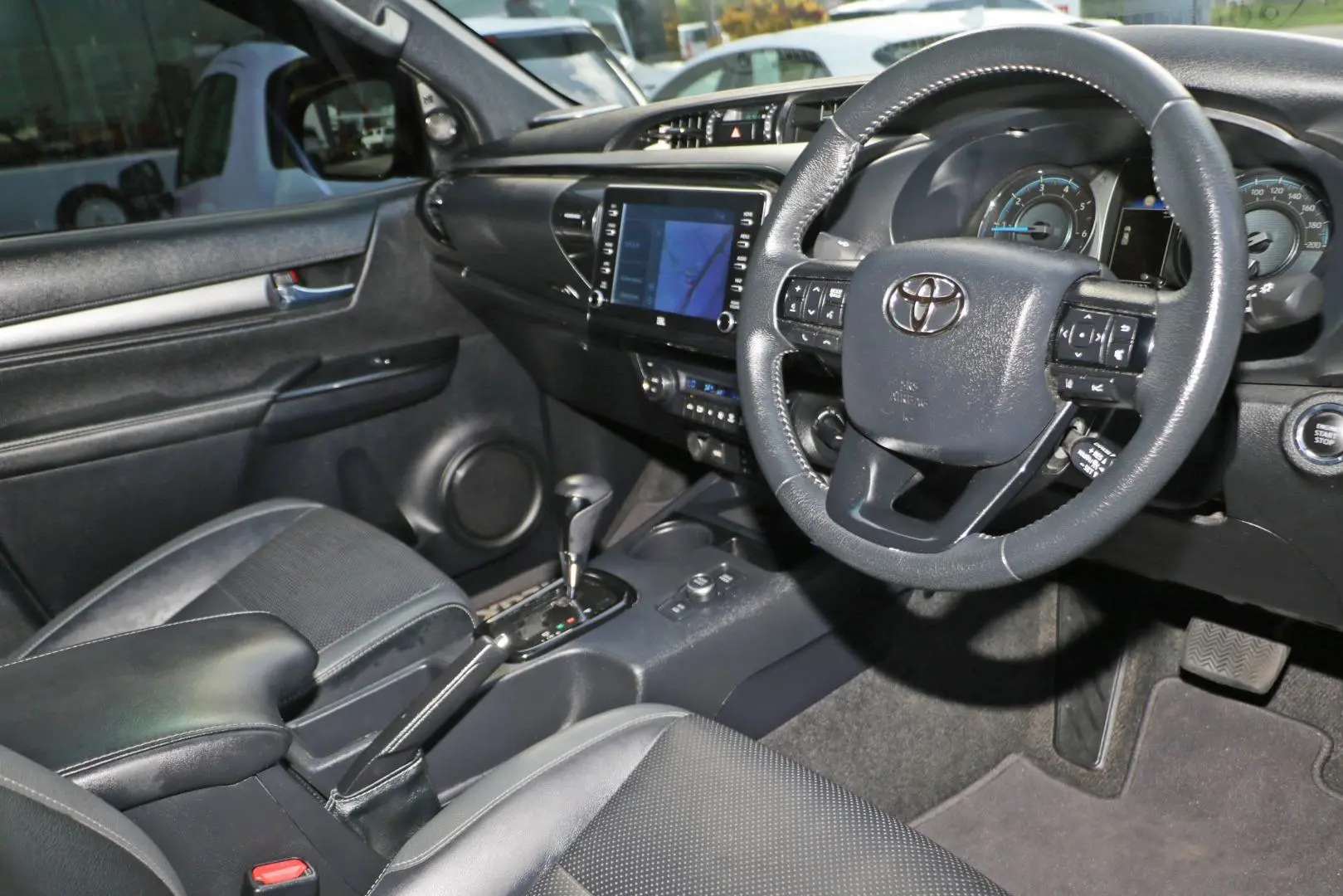 2024 Toyota Hilux Gallery Image 6