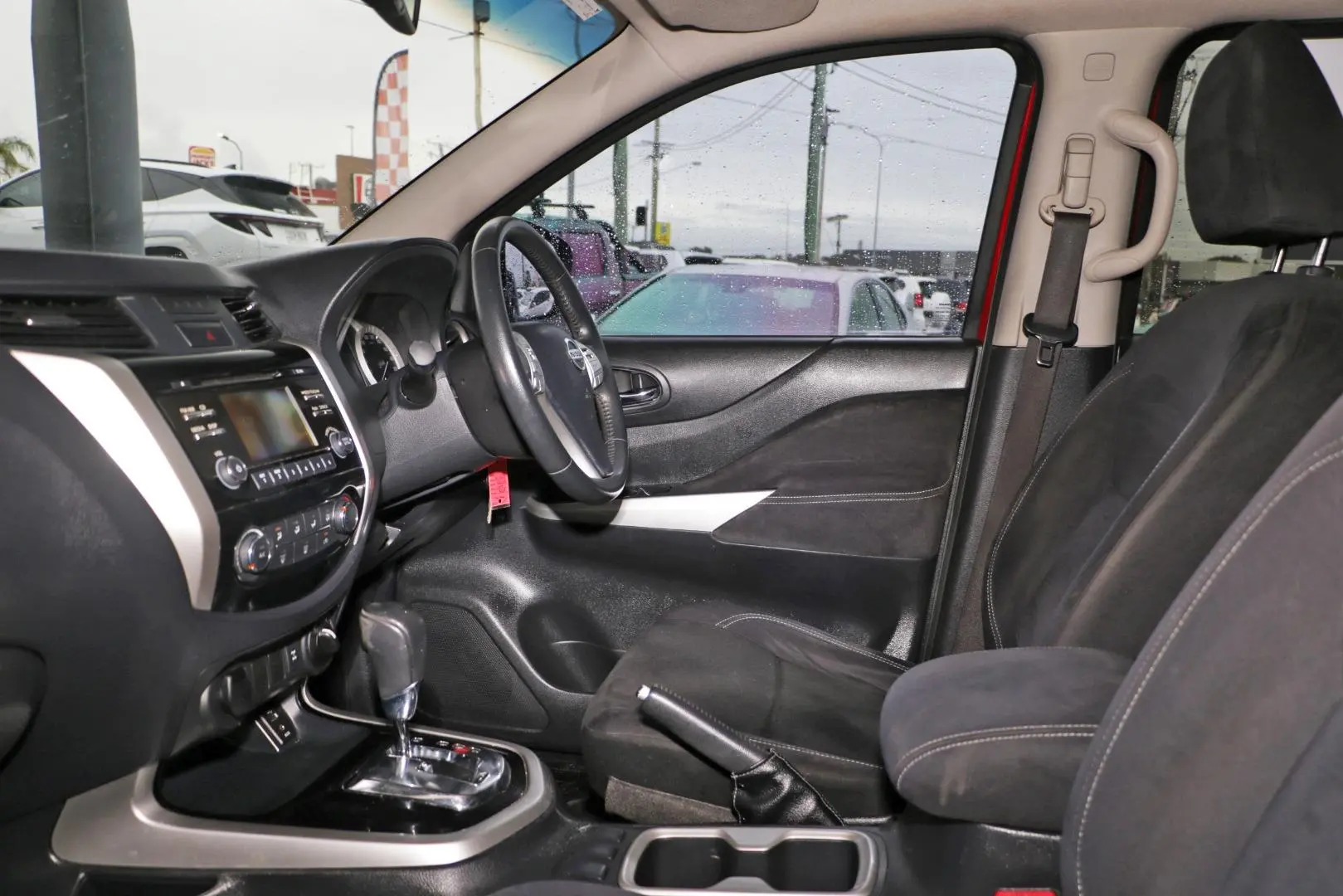 2016 Nissan Navara Gallery Image 8