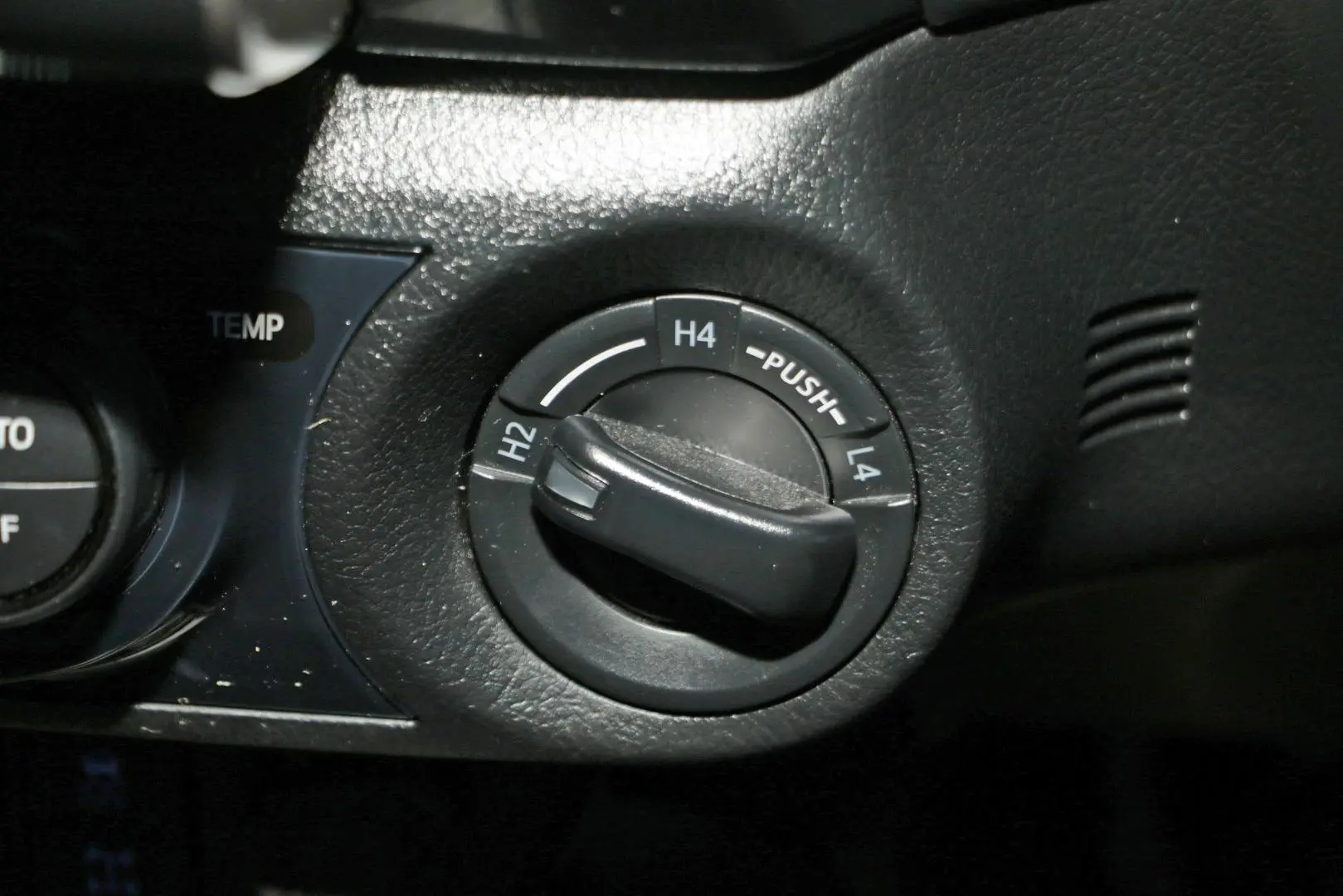 2023 Toyota Hilux Gallery Image 14