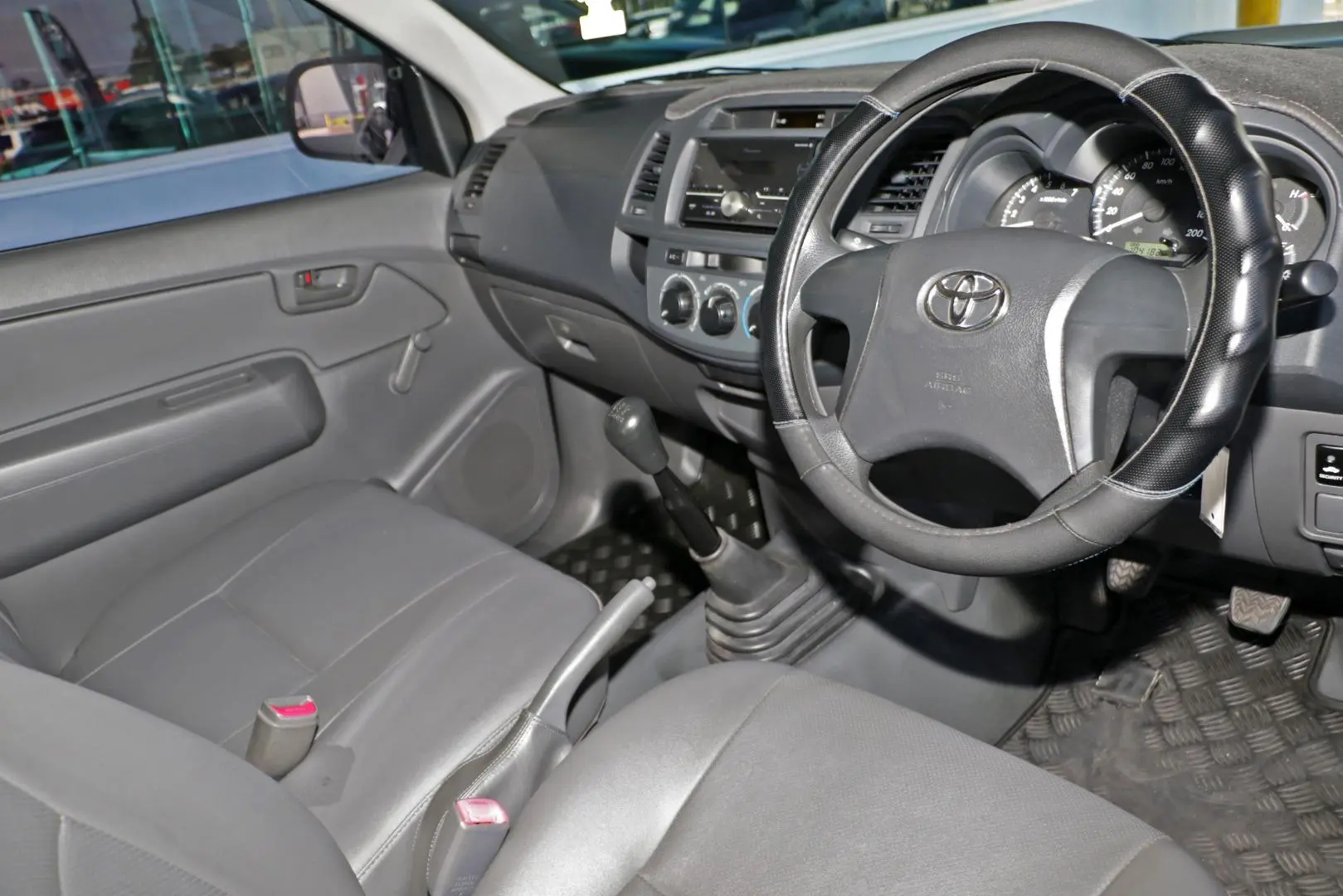 2013 Toyota Hilux Gallery Image 6