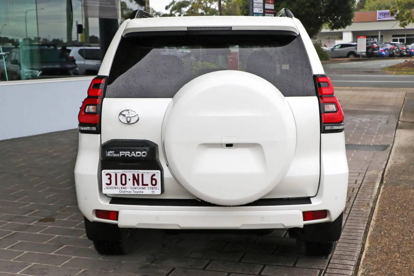 2023 Toyota Landcruiser Prado Gallery Image 4