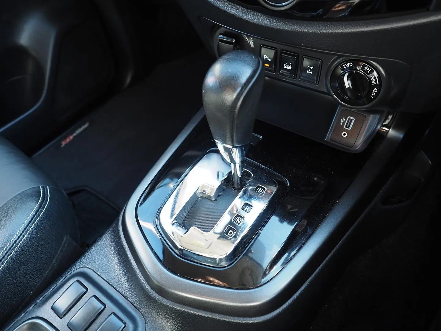 2021 Nissan Navara Gallery Image 17