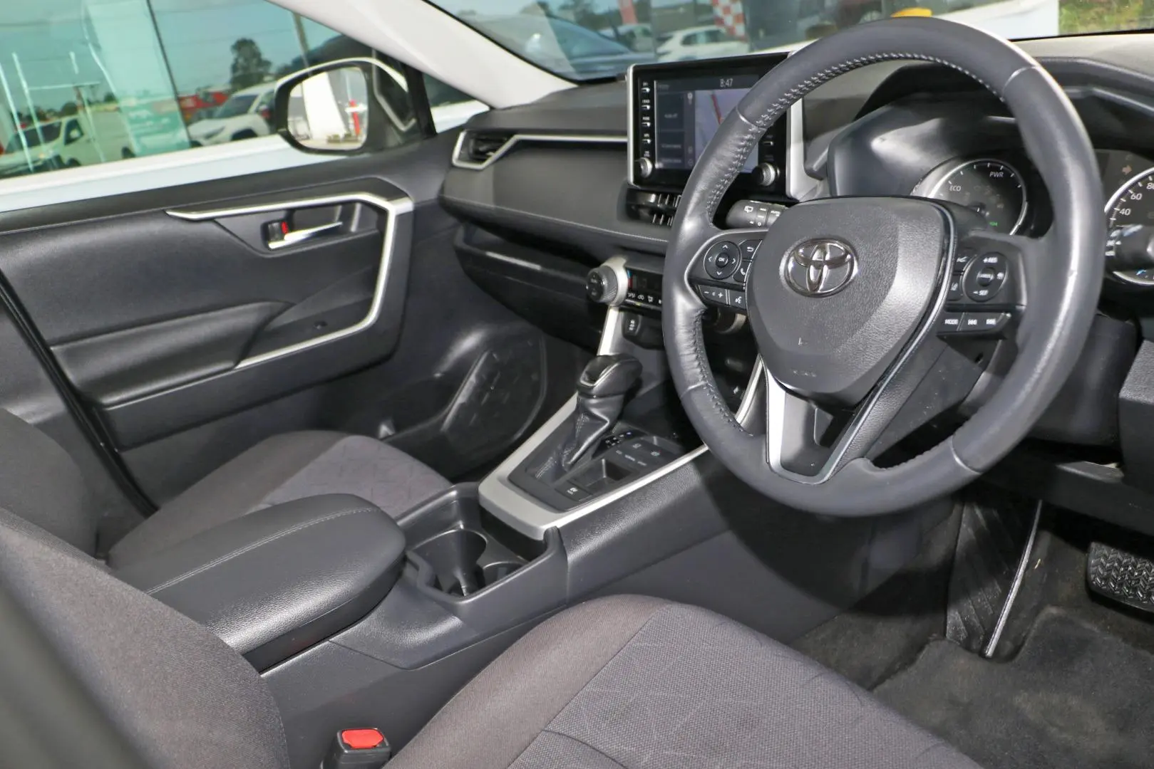 2021 Toyota RAV4 Gallery Image 6