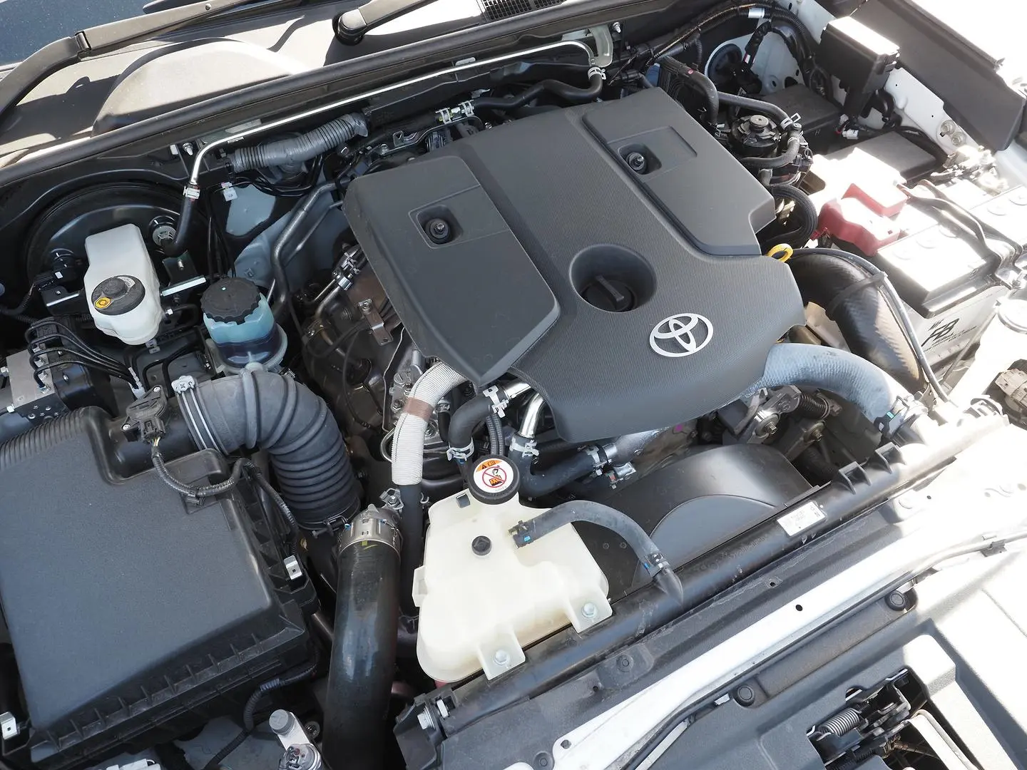 2025 Toyota Hilux Gallery Image 5