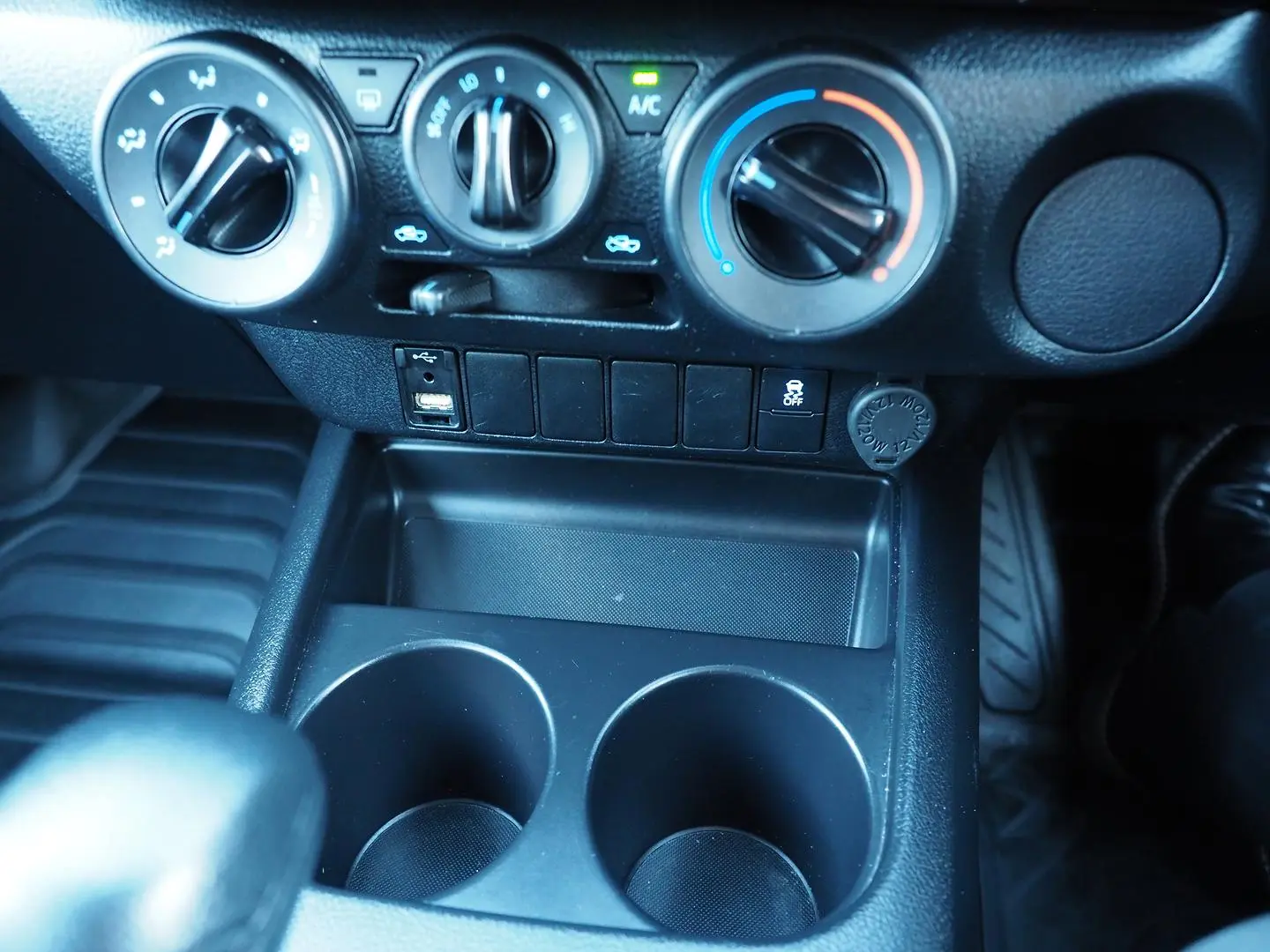 2023 Toyota Hilux Gallery Image 26