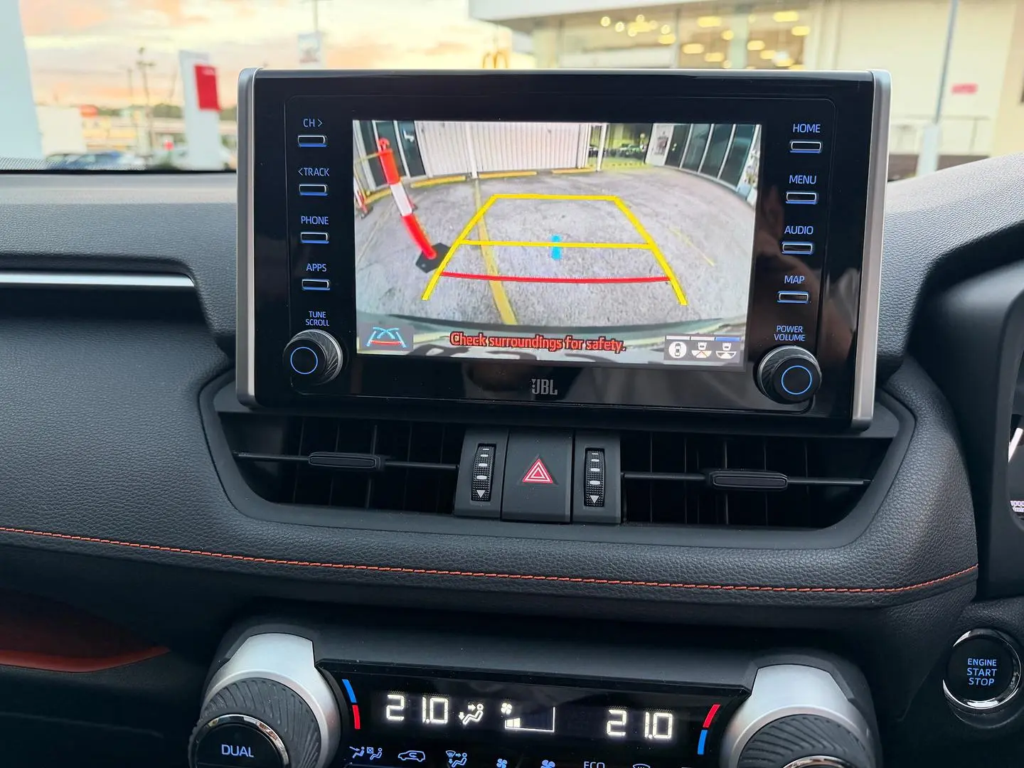 2020 Toyota RAV4 Gallery Image 25